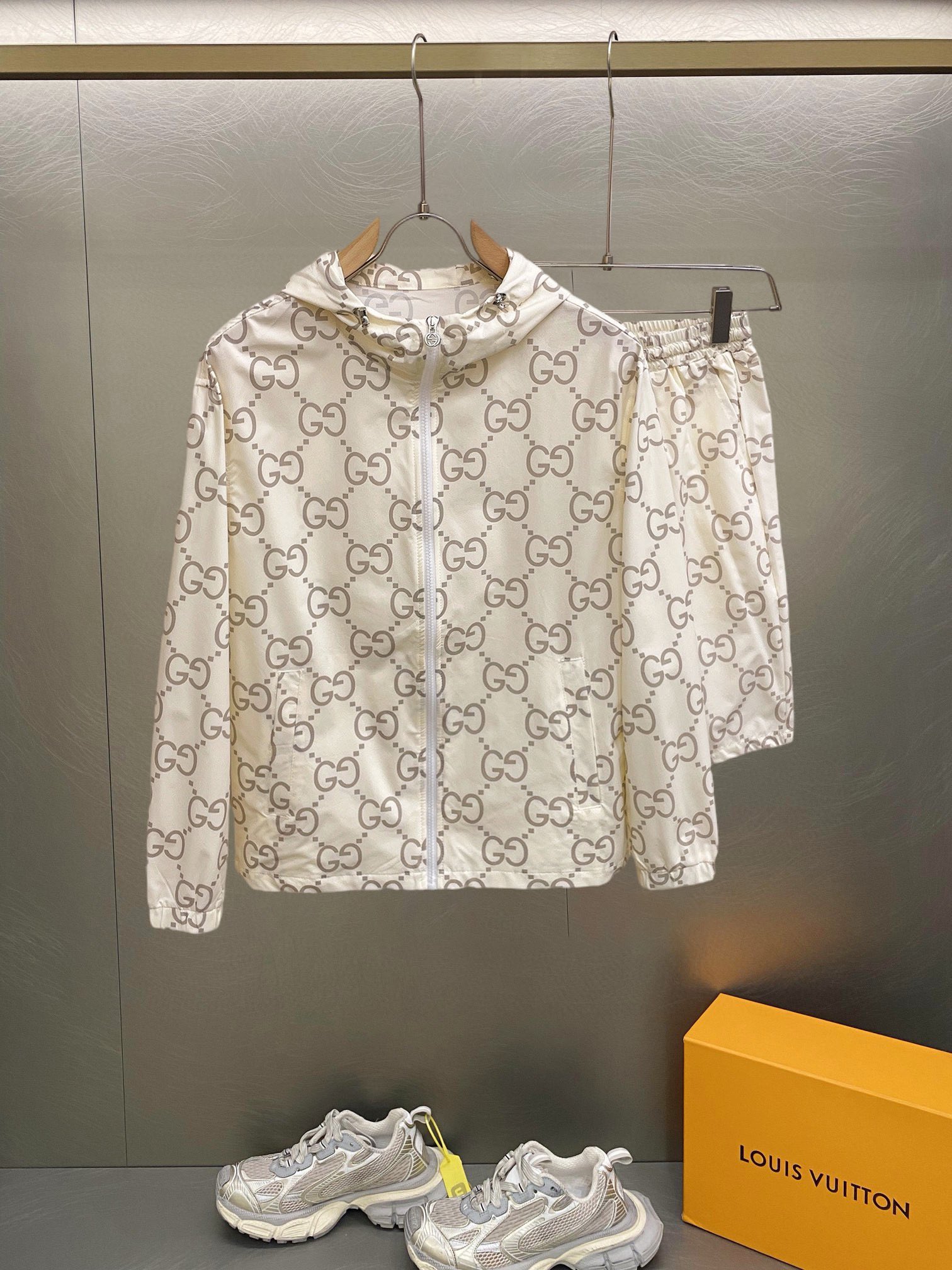Gucci Clothing-352