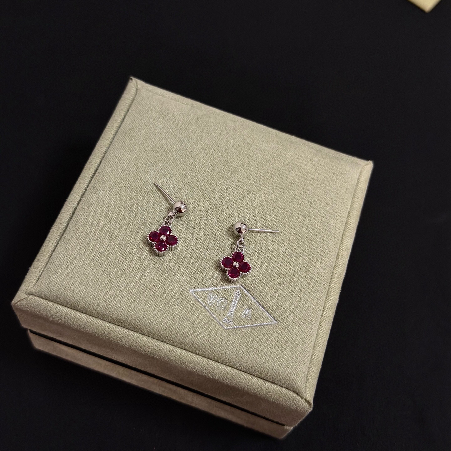 Van Cleef & Arpels earring-99