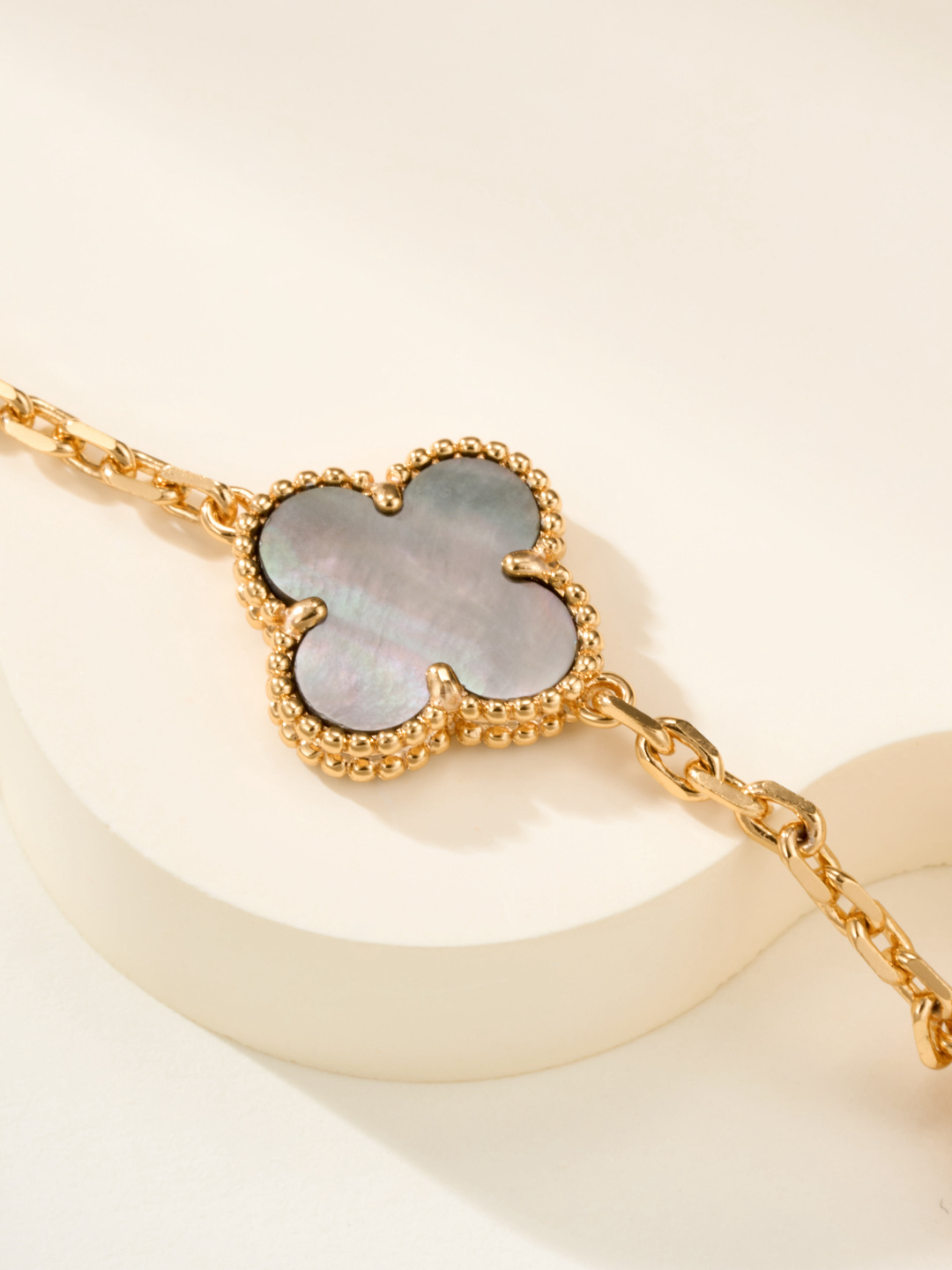 Van Cleef & Arpels Bracelet-84