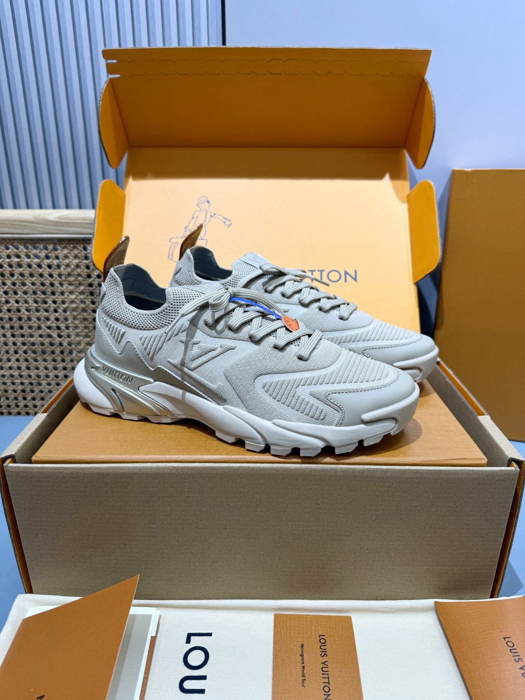 Lv Sneakers-184