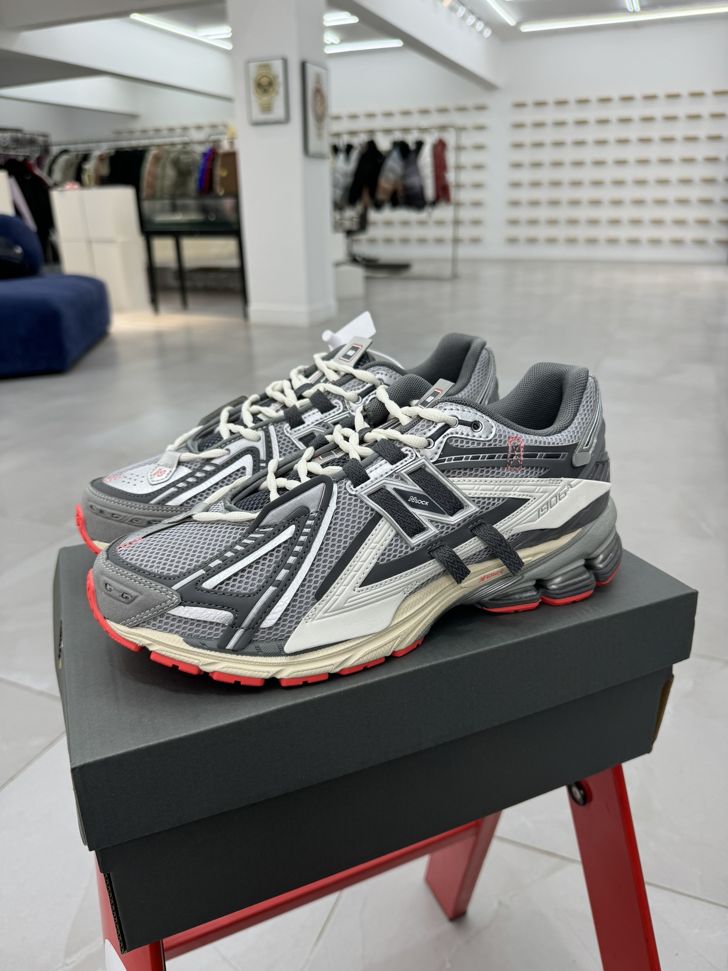 New Balance Sneakers-208