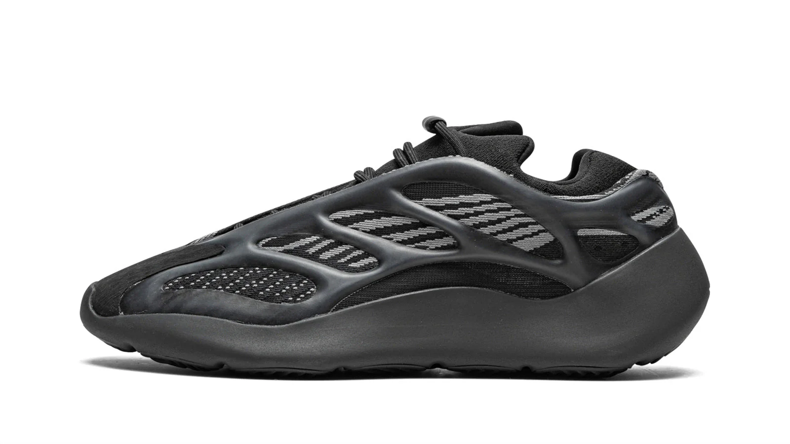 YEEZY 700 V3 