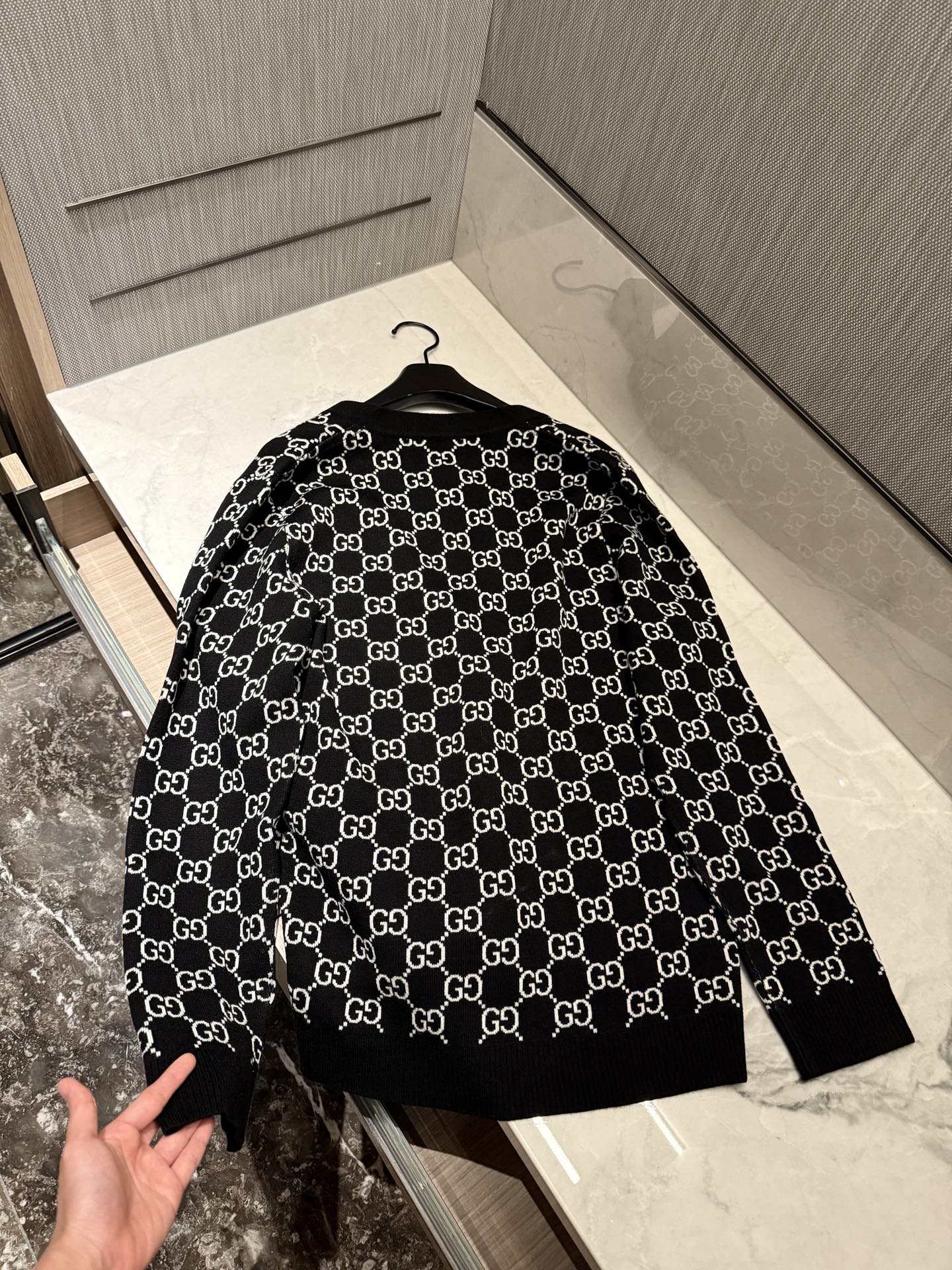Gucci Clothing-221