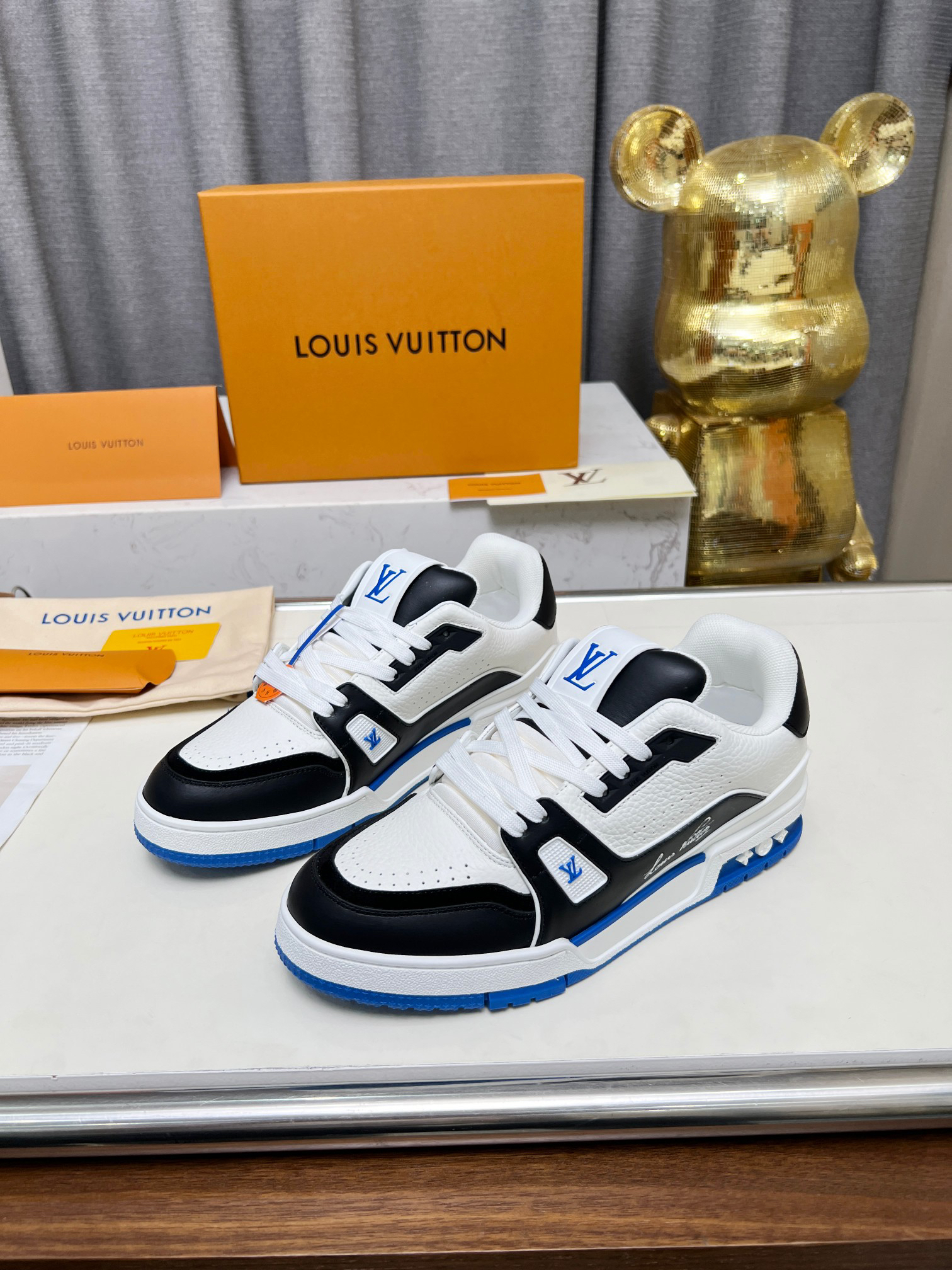 Lv Sneakers-66
