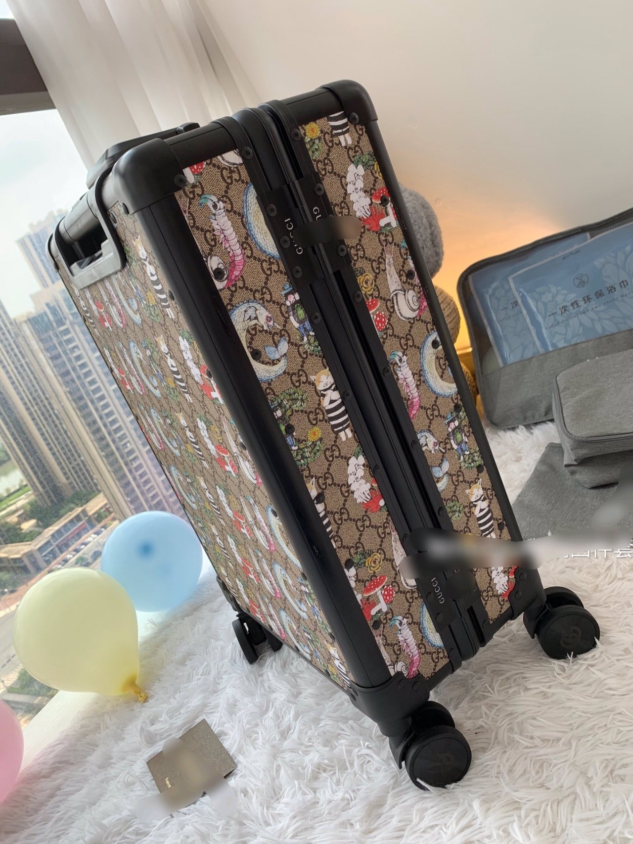 Gucci luggage-28