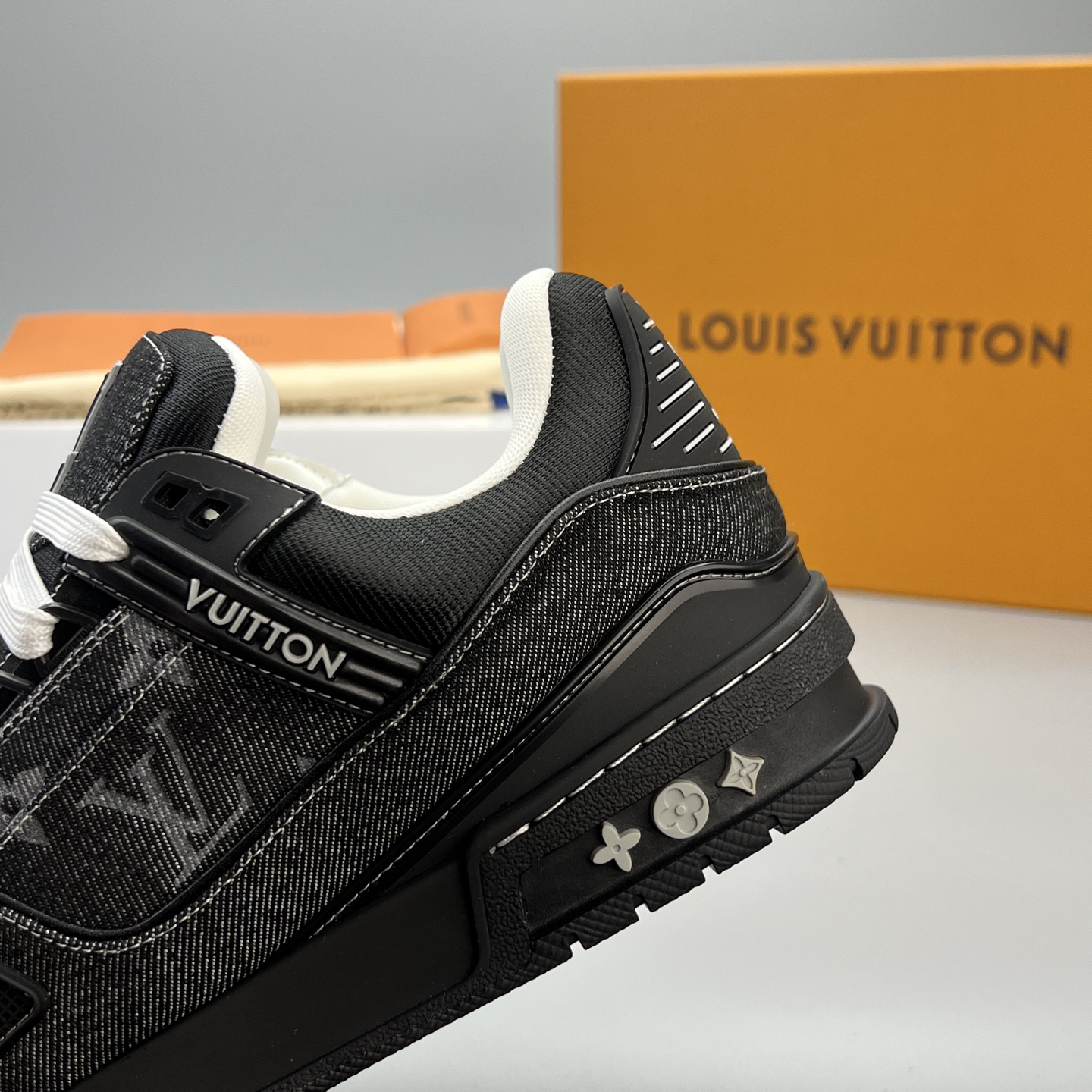 Lv Sneakers-144