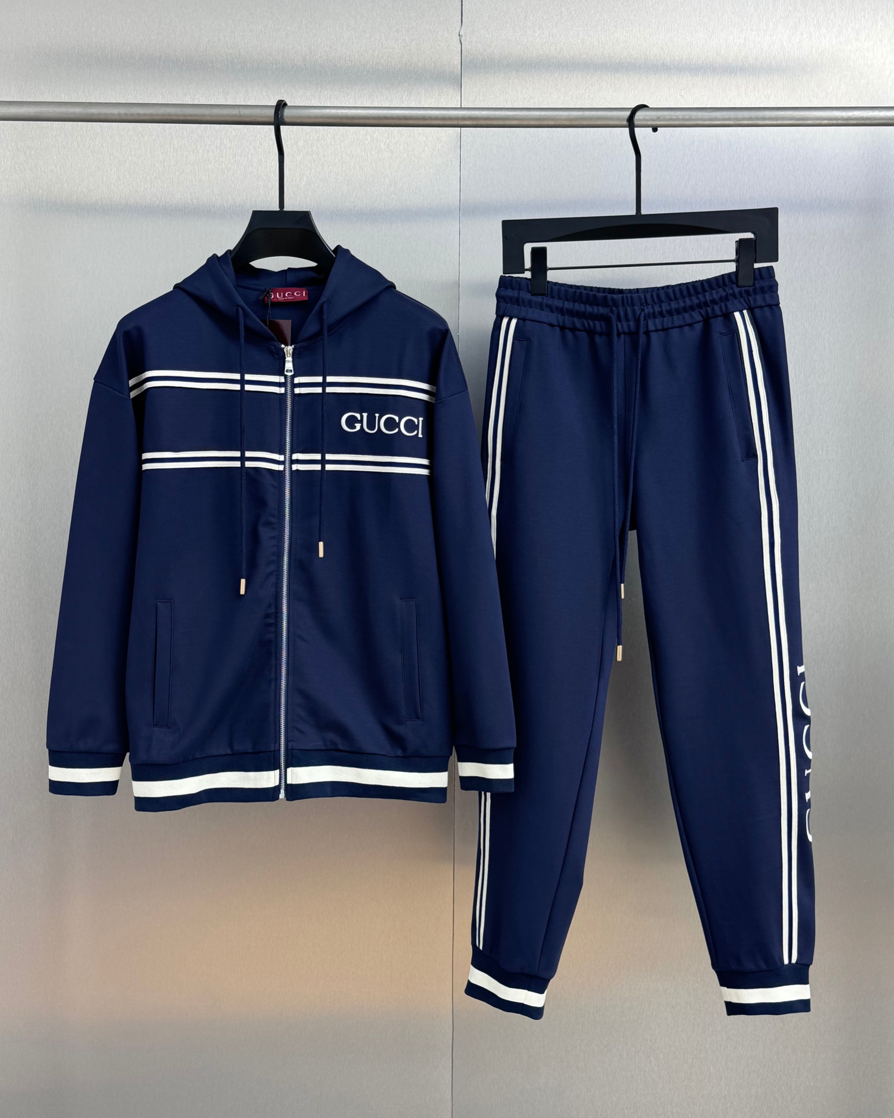 Gucci Clothing-289