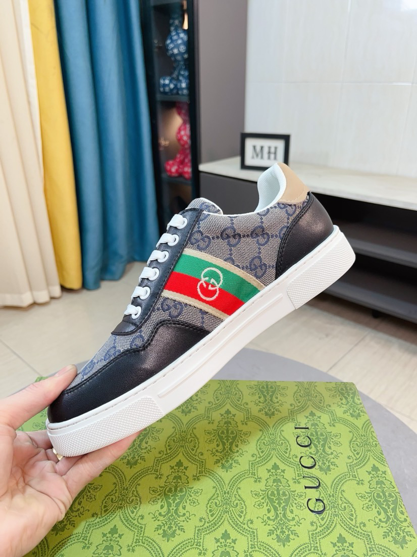 Gucci Sneakers-131