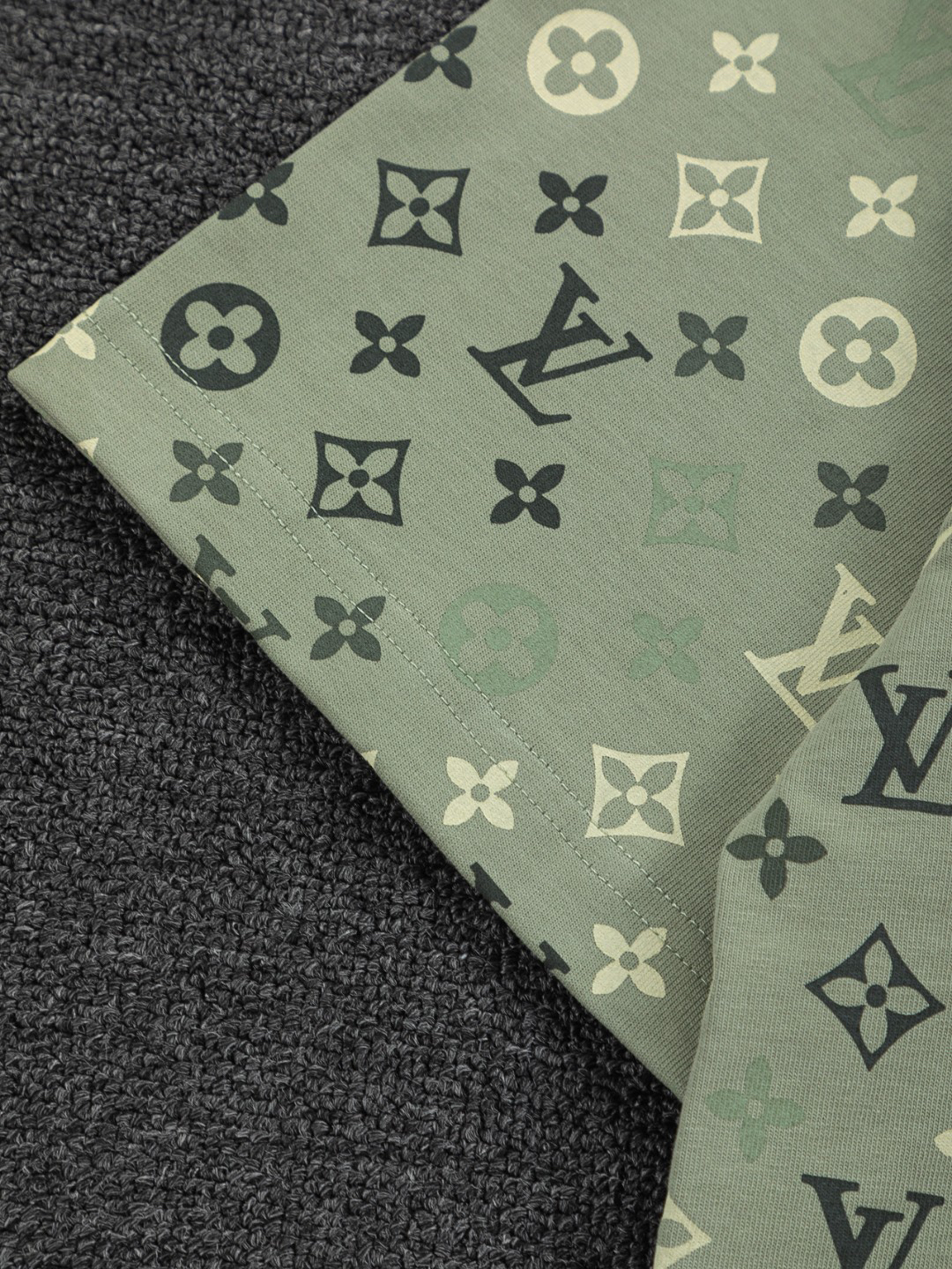 LV clothing-97