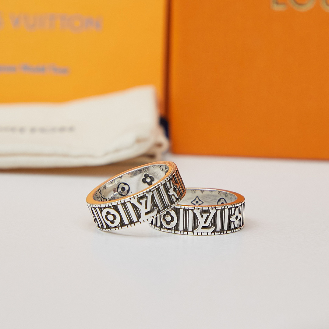 LV ring-74
