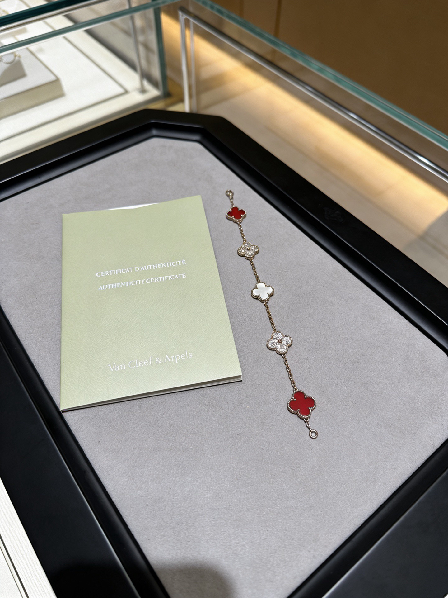 Van Cleef & Arpels Bracelet-2