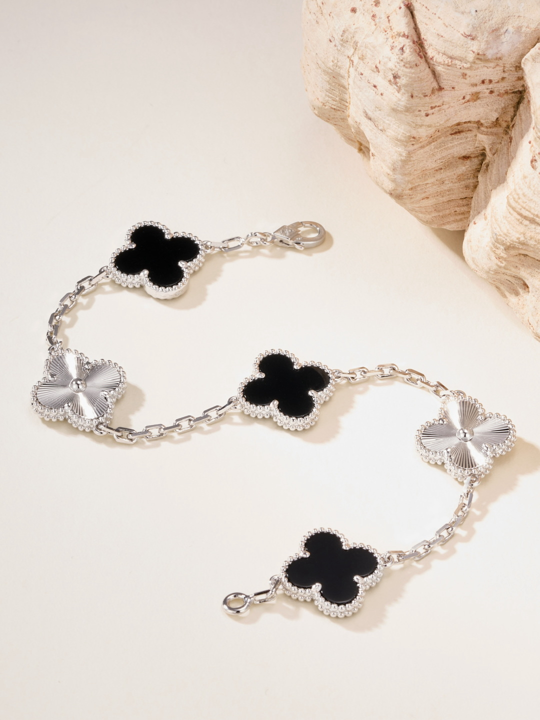 Van Cleef & Arpels Bracelet-20