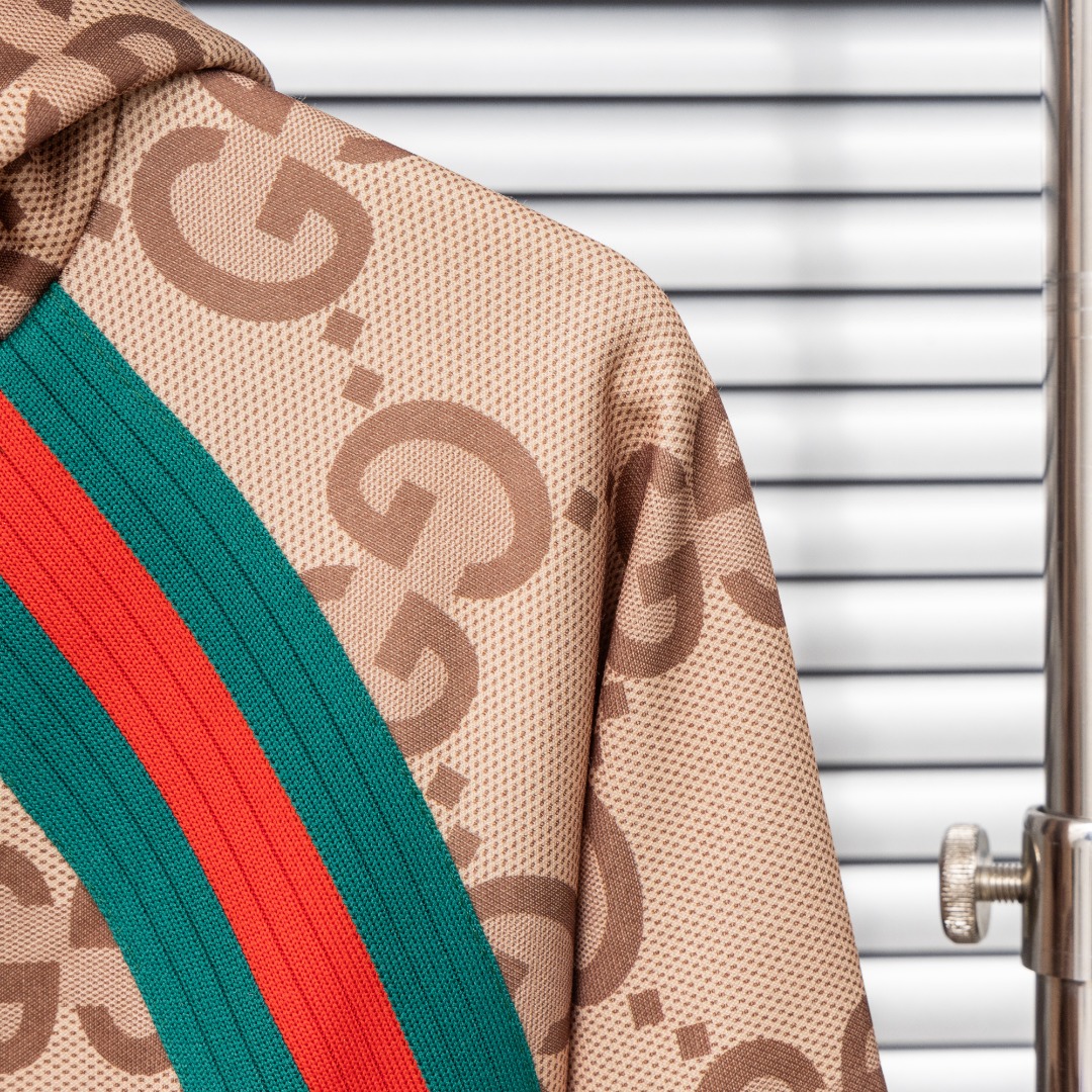 Gucci Clothing-295