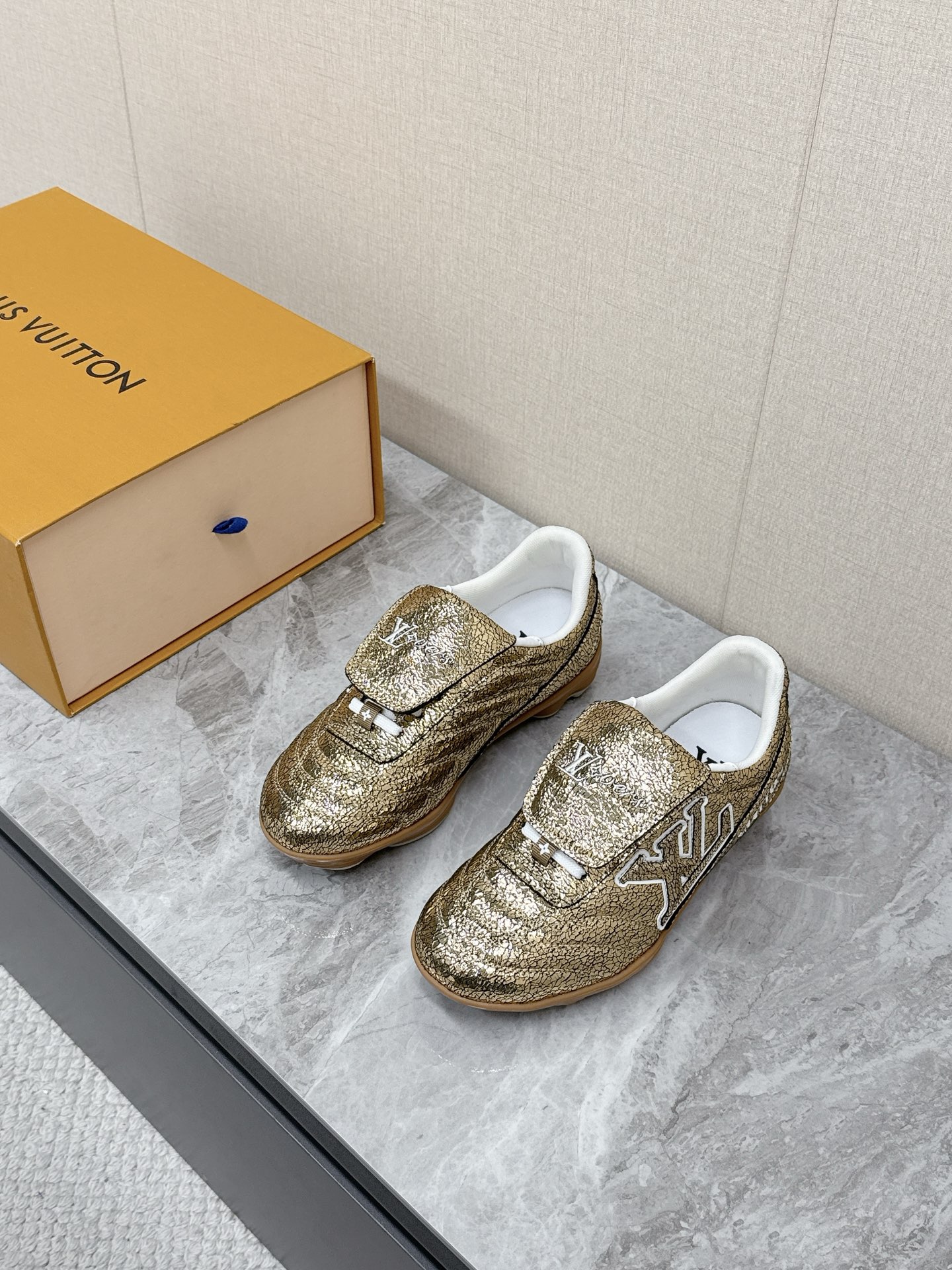 Lv Sneakers-237