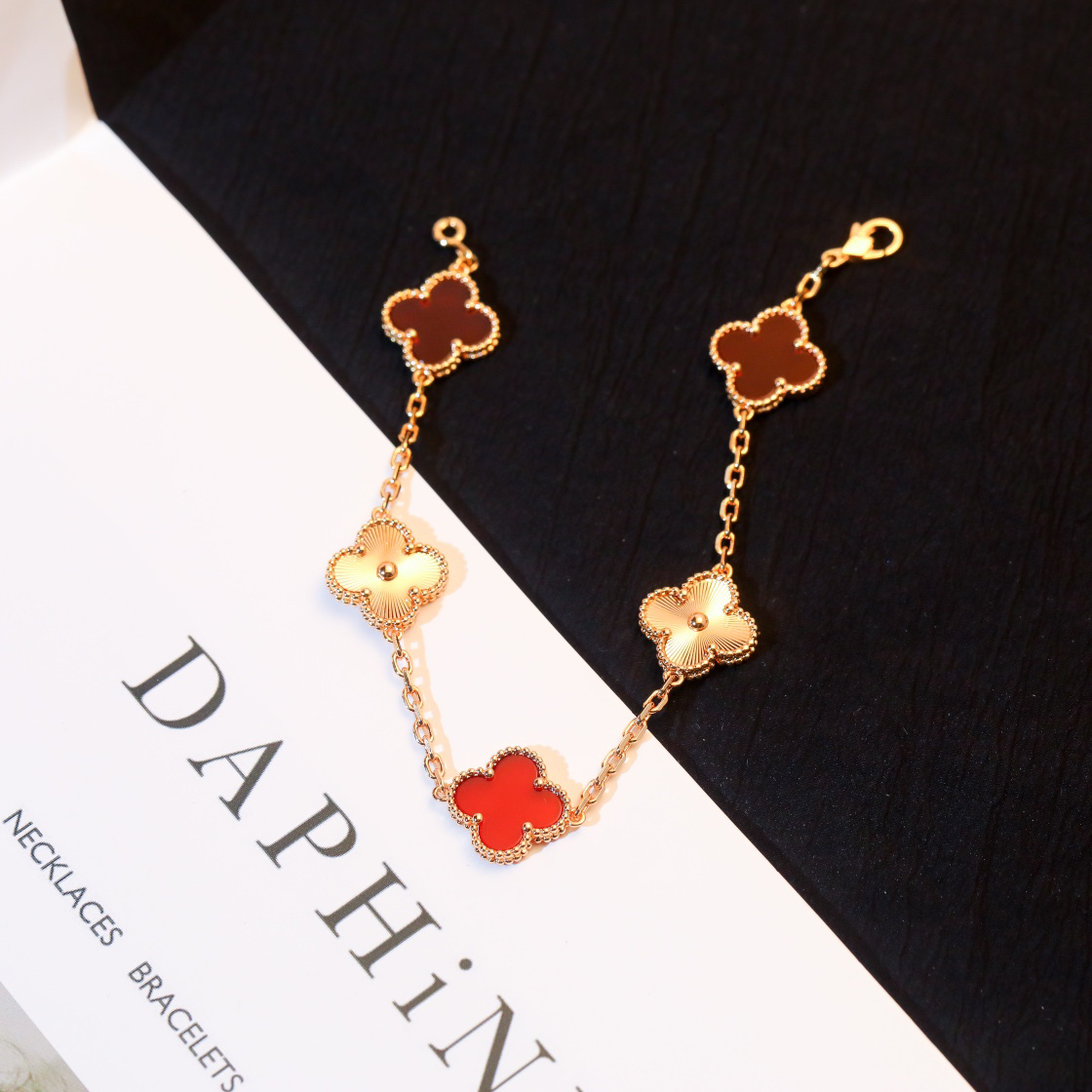 Van Cleef & Arpels Bracelet-70