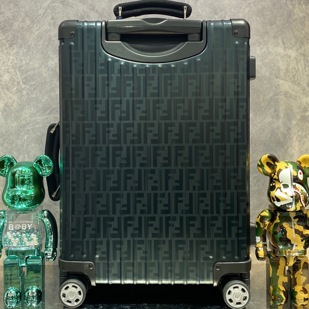 Fendi luggage-31