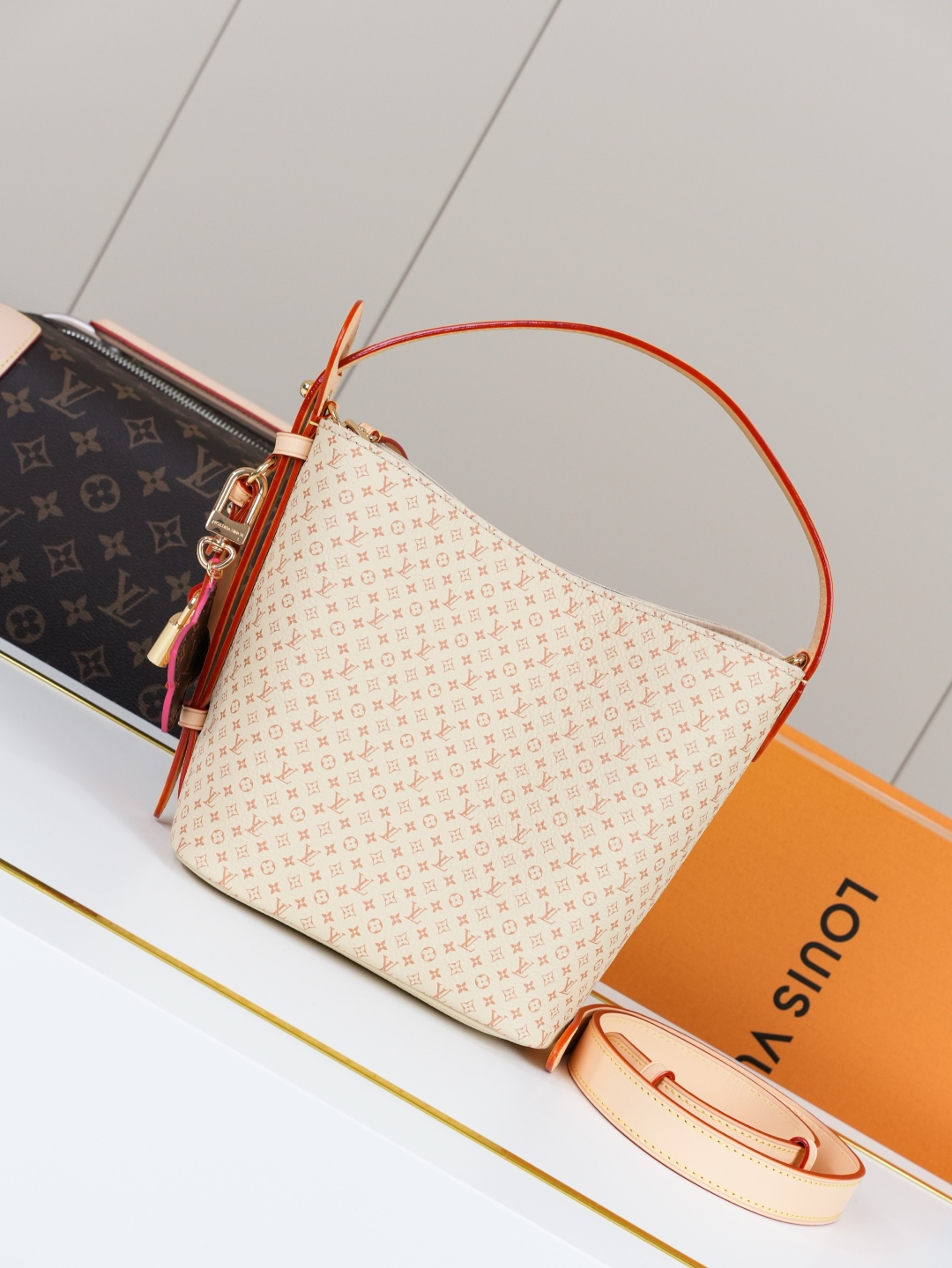 Louis Vuitton Hot New Product-66