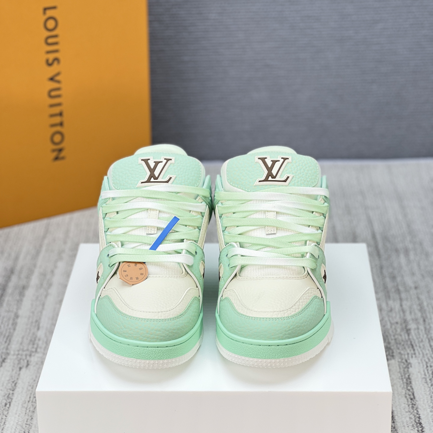 Lv Sneakers-154