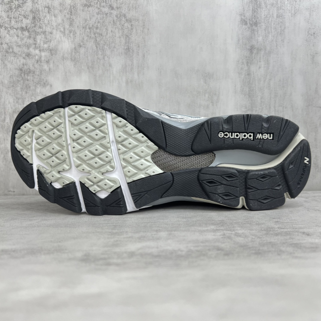 New Balance Sneakers-255