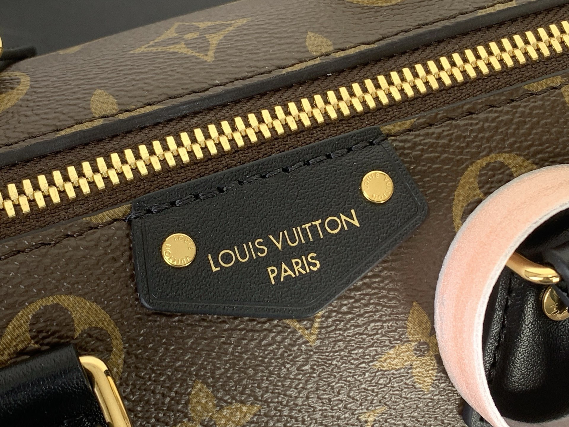 Louis Vuitton Hot New Product-27