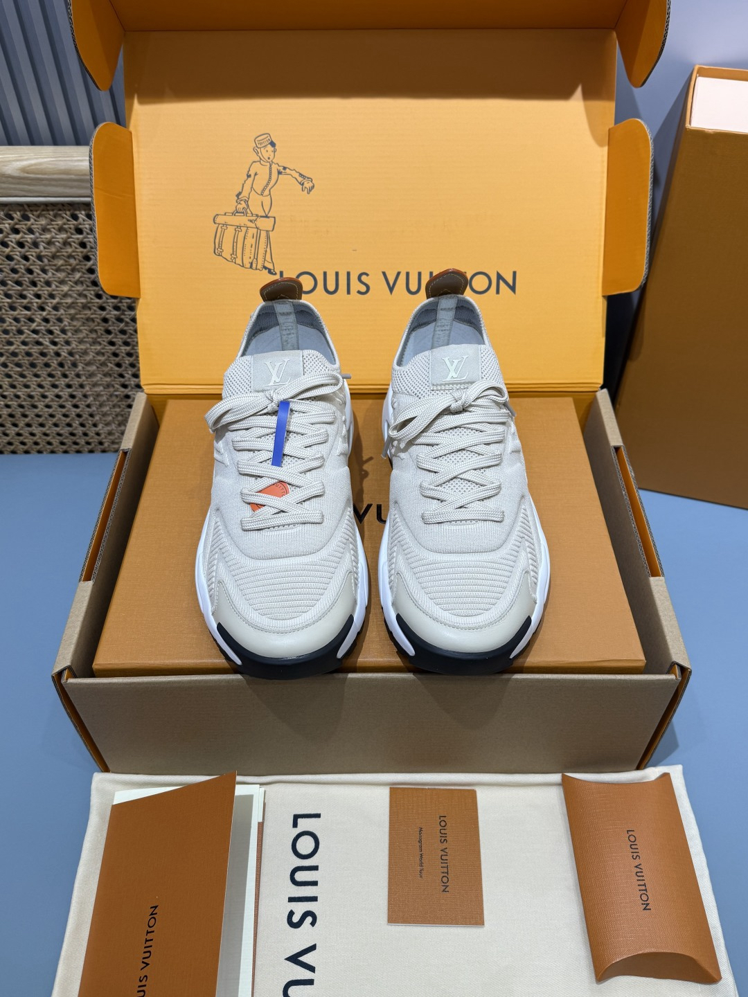 Lv Sneakers-187