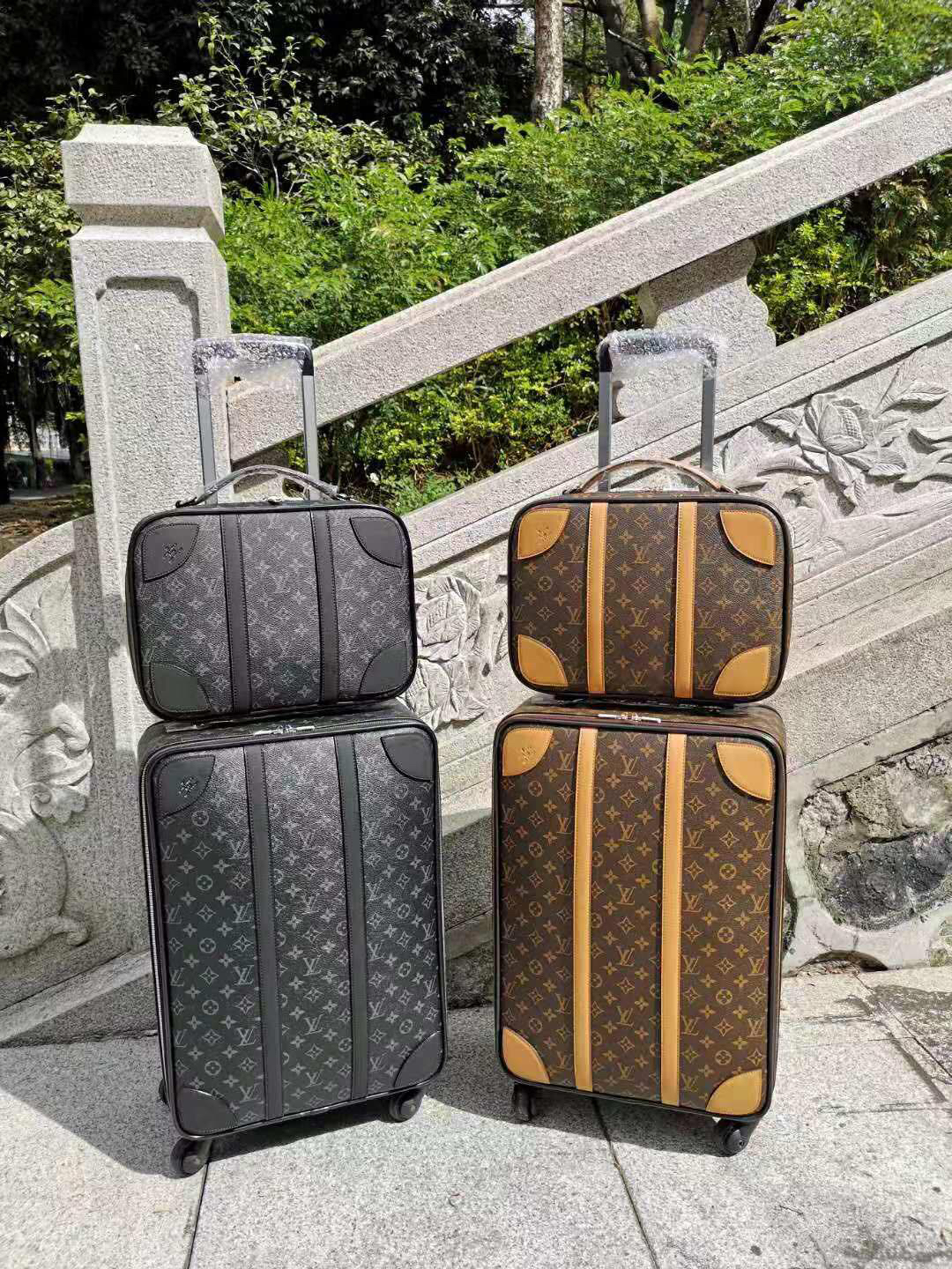 LV luggage-88