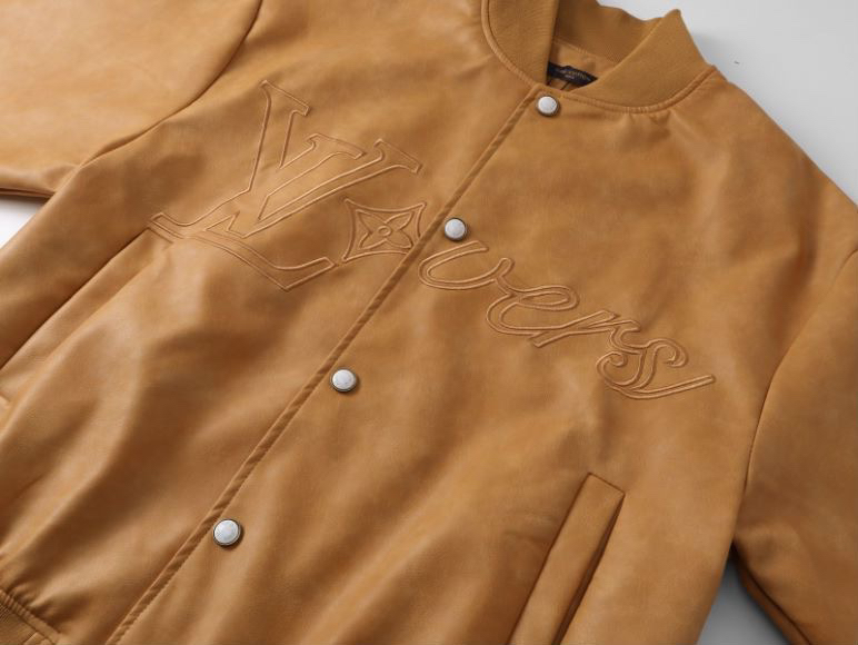 LV clothing-240