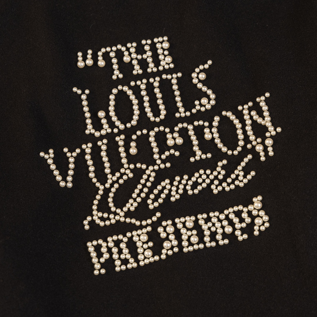 LV Clothing-317