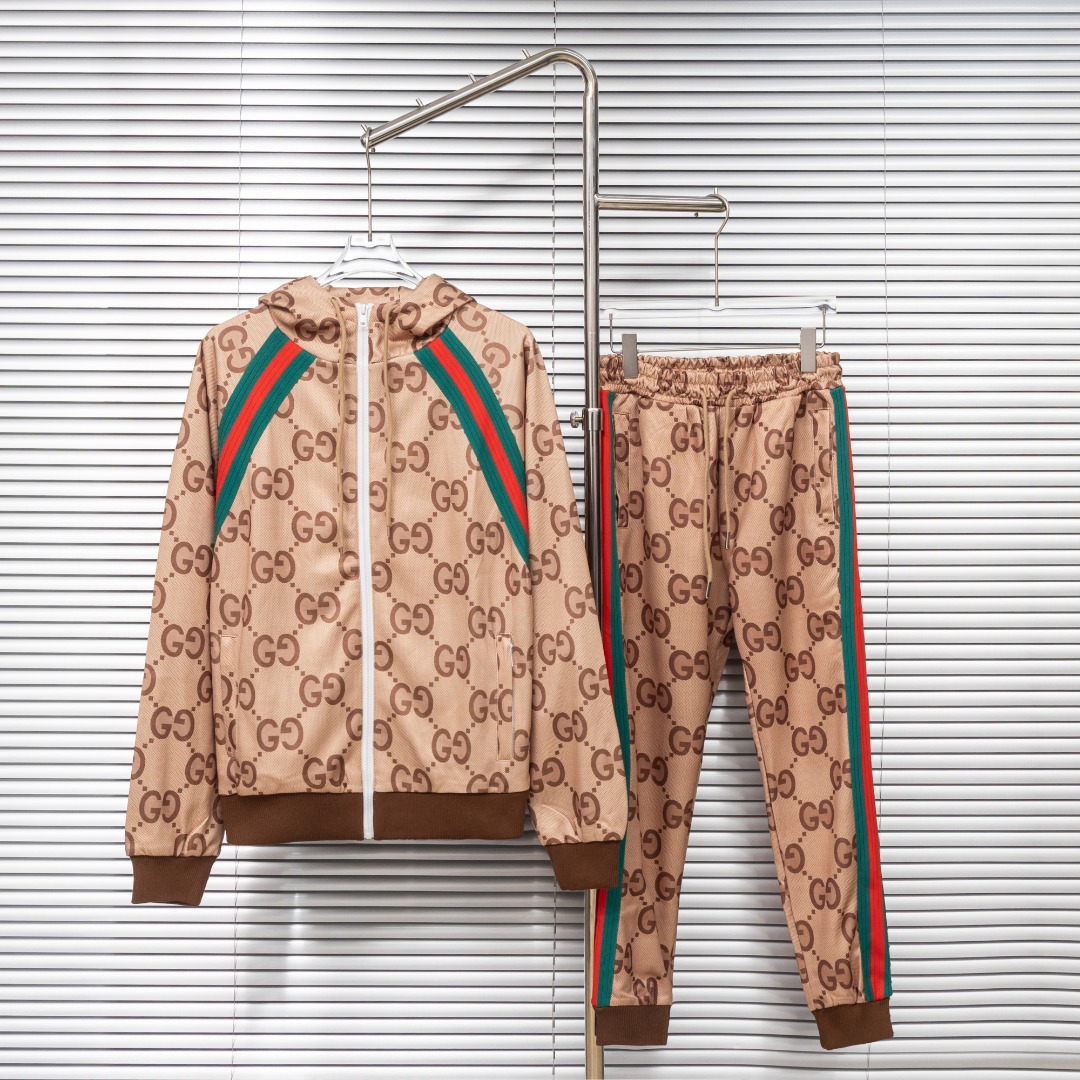 Gucci Clothing-295