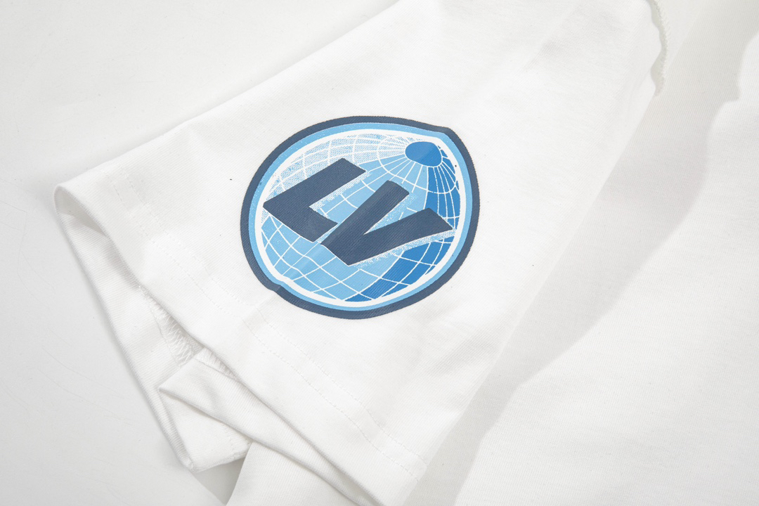 LV clothing-80