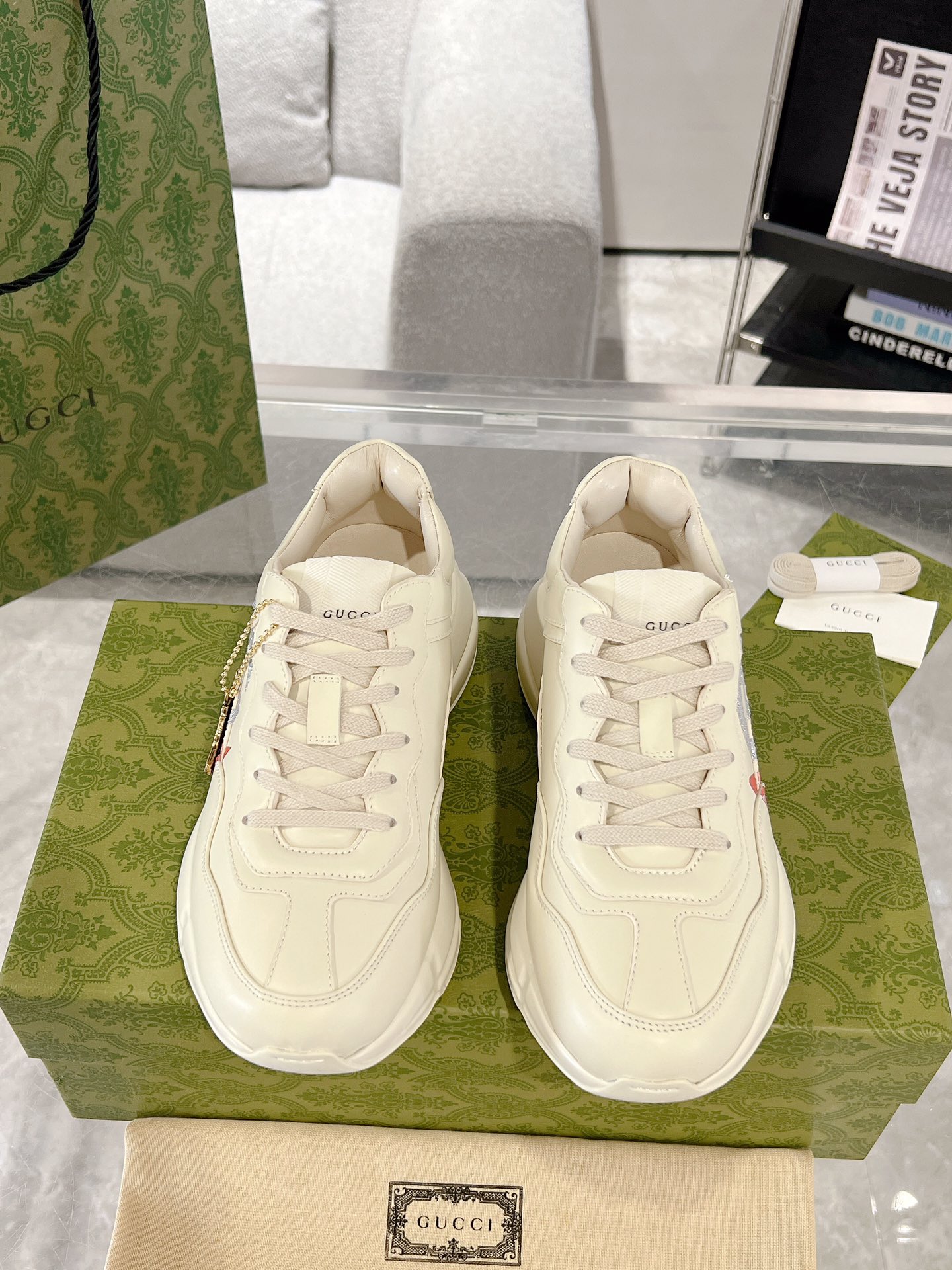 Gucci Sneakers-19