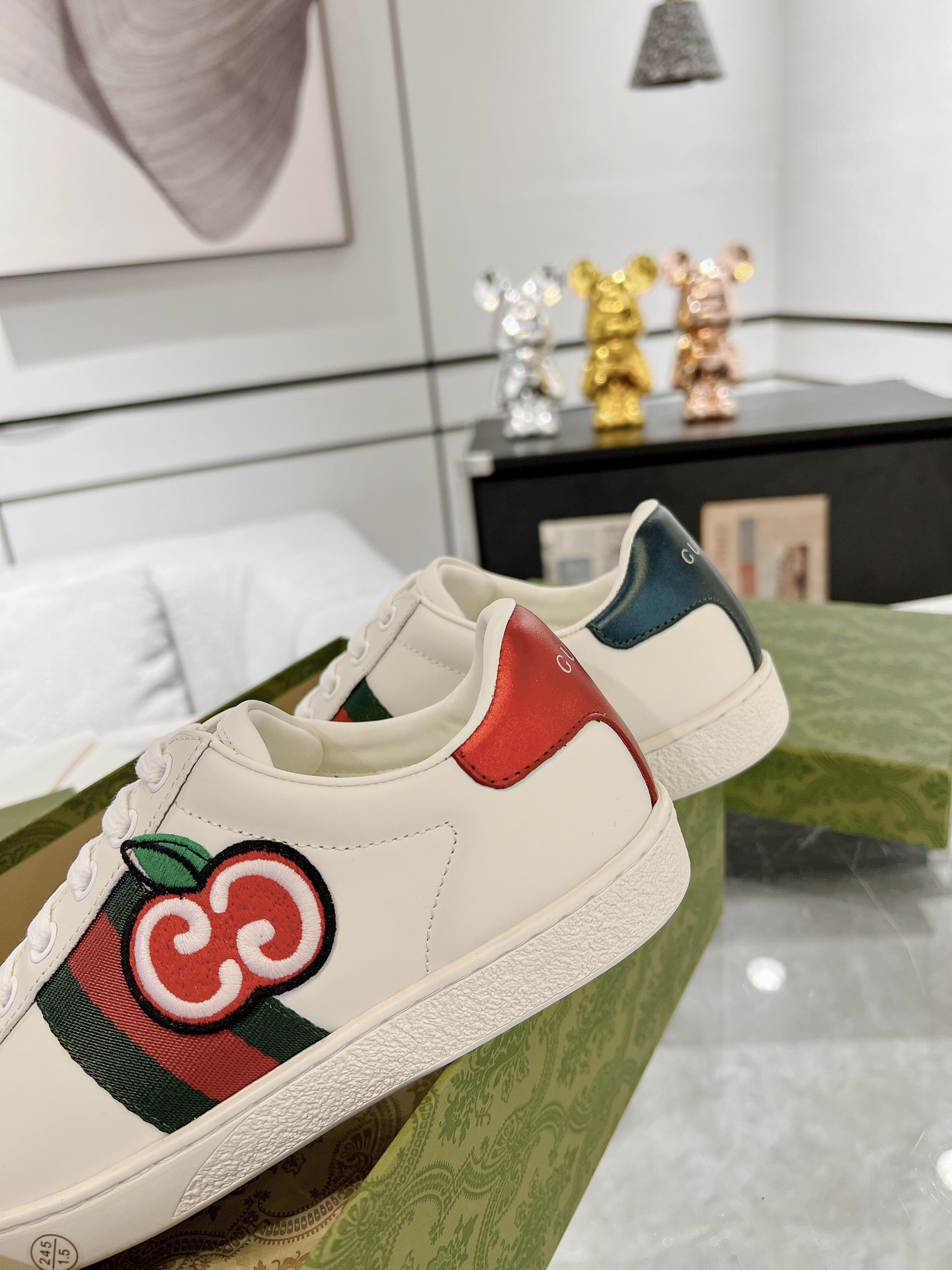 Gucci Sneakers-218