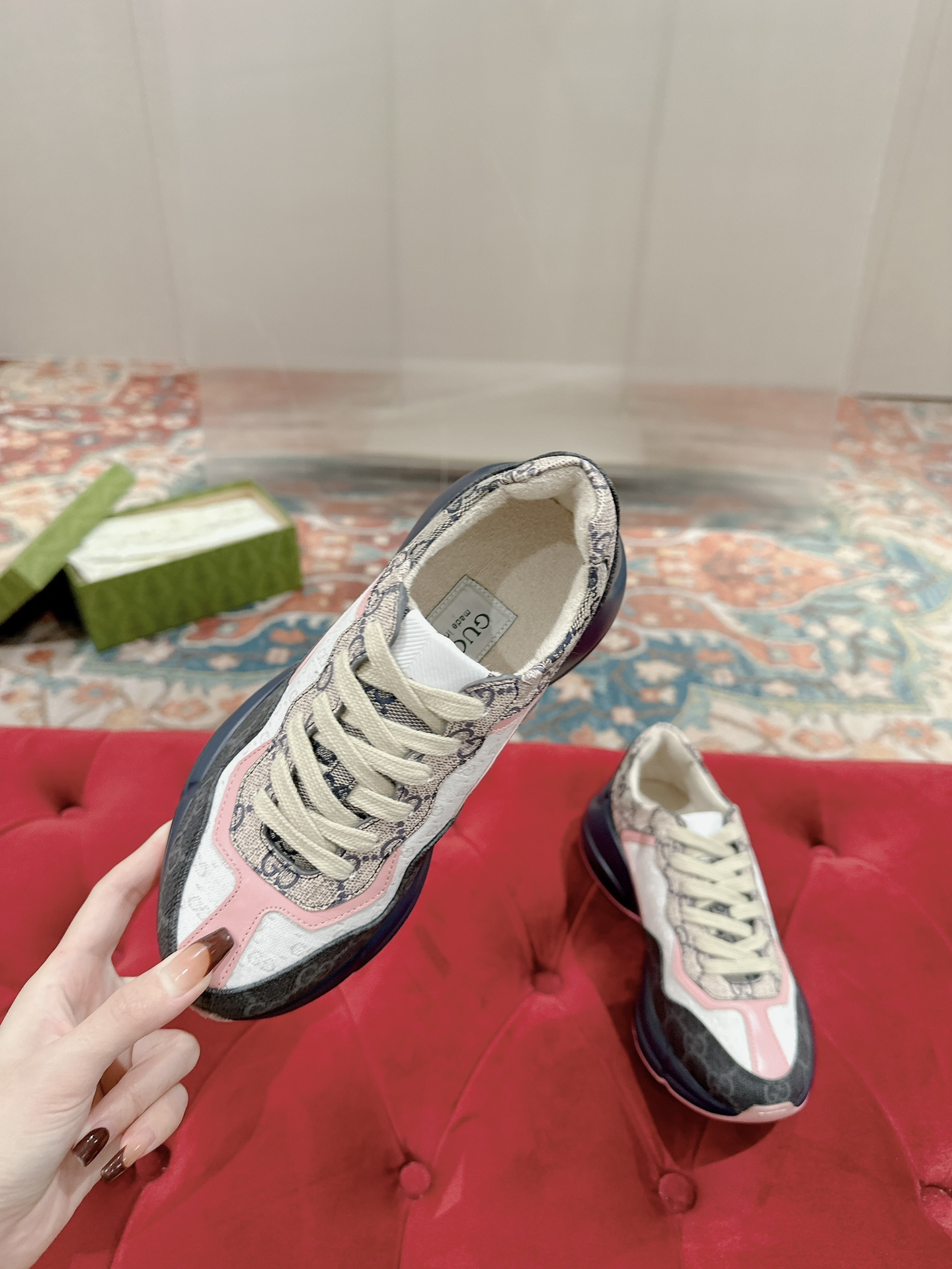 Gucci Sneakers-243