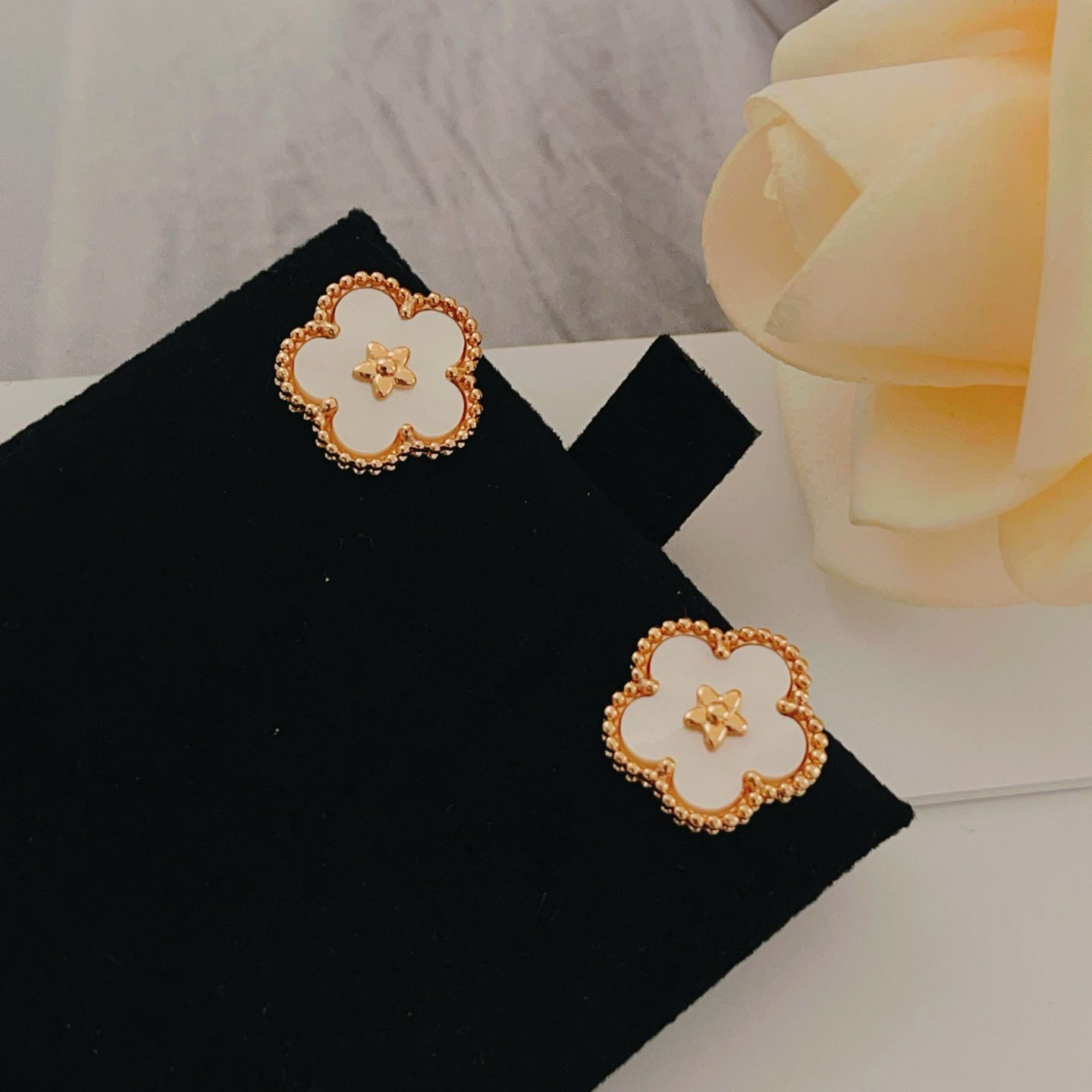 Van Cleef & Arpels earring-111