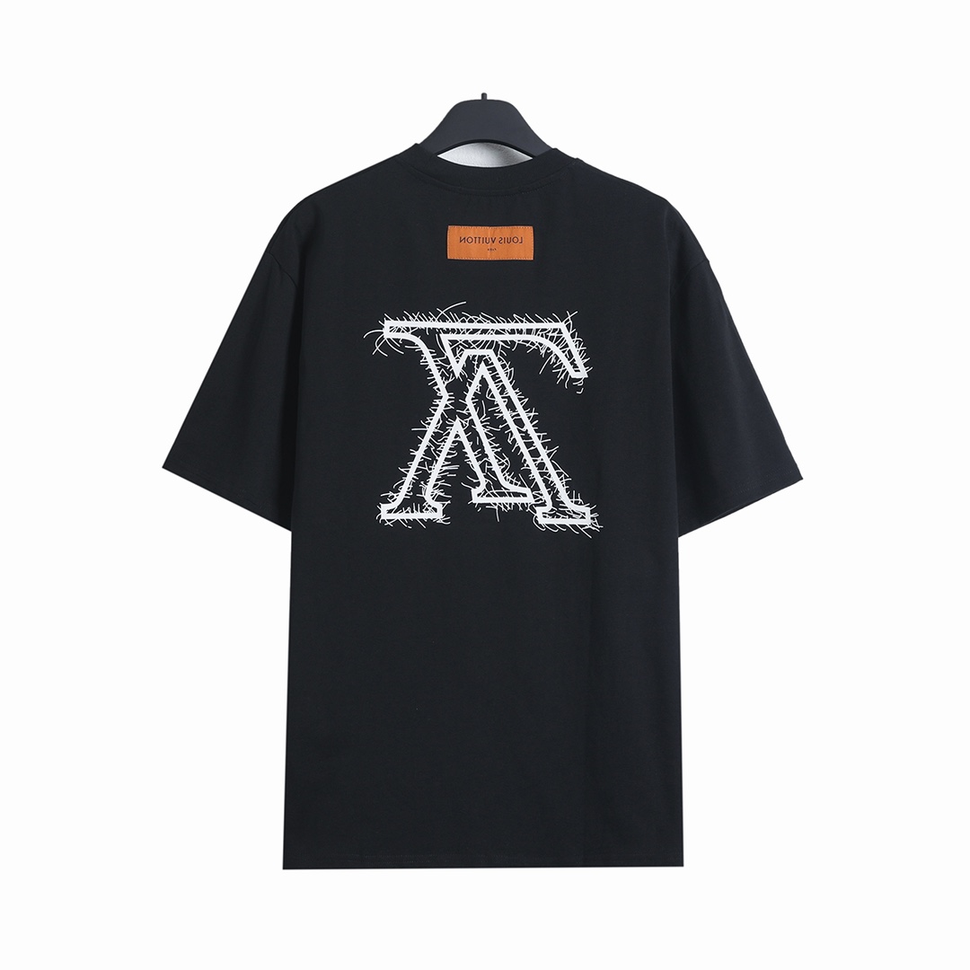 LV clothing-4