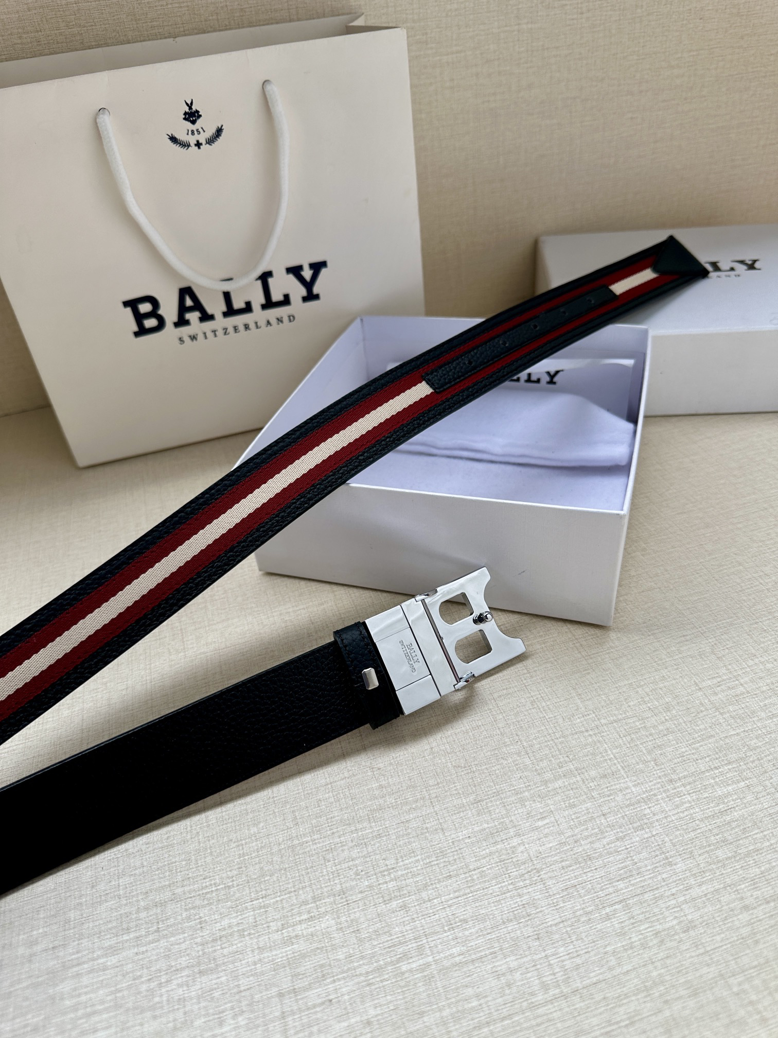 Burberry belt-77