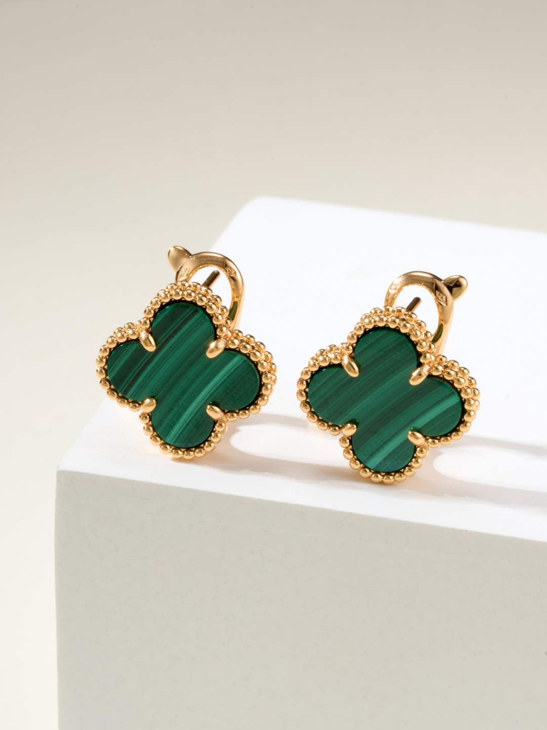 Van Cleef & Arpels earring-20