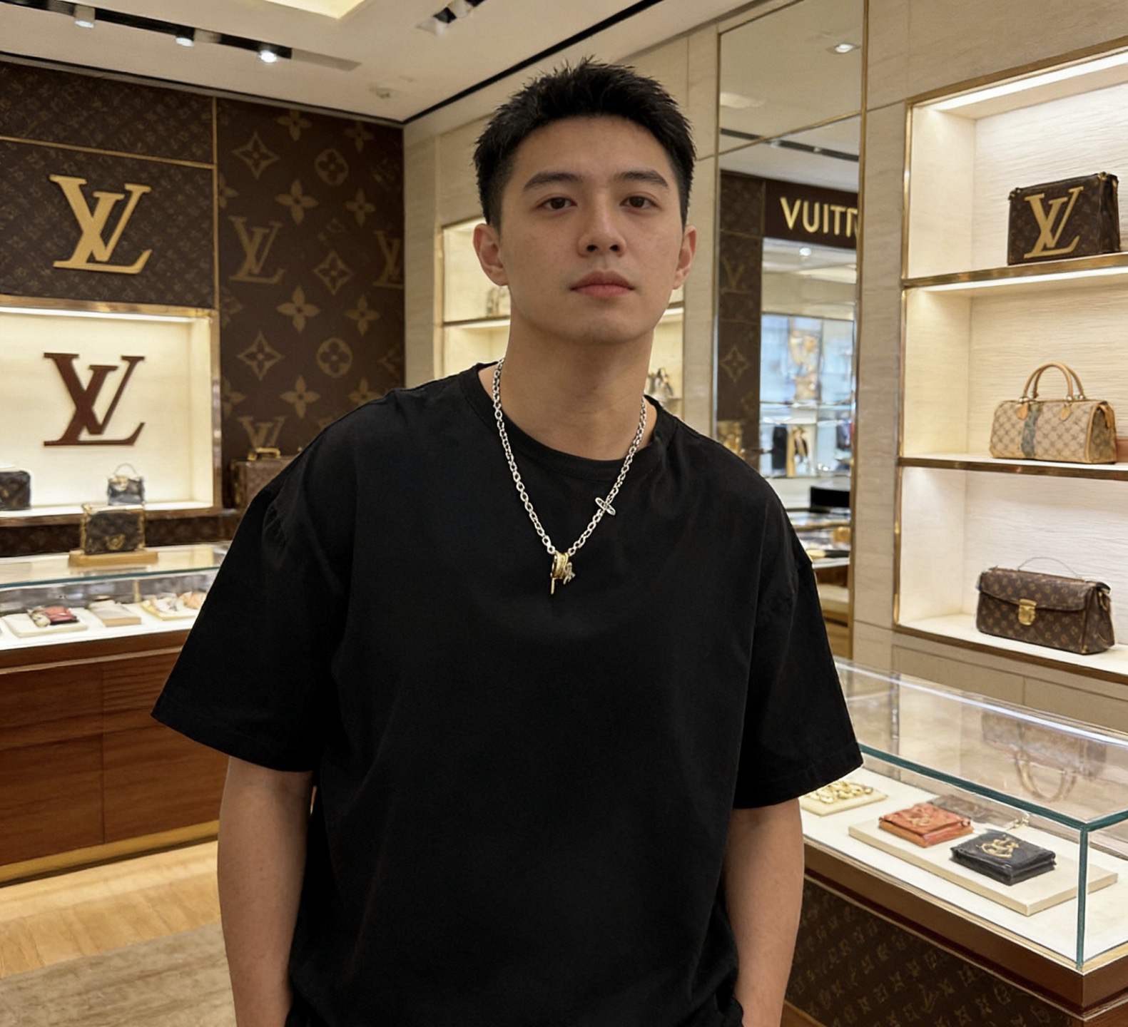 LV necklace-40