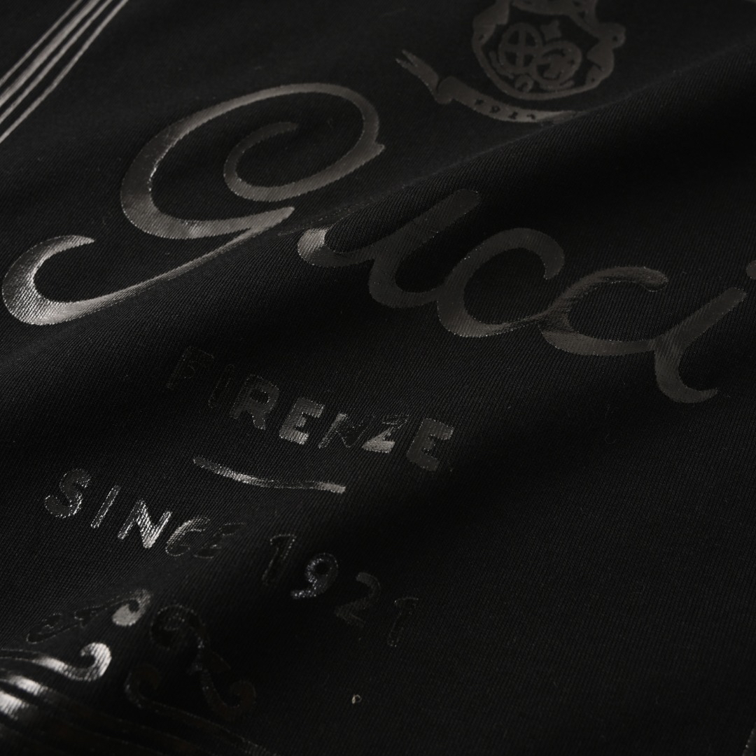 Gucci clothing-243