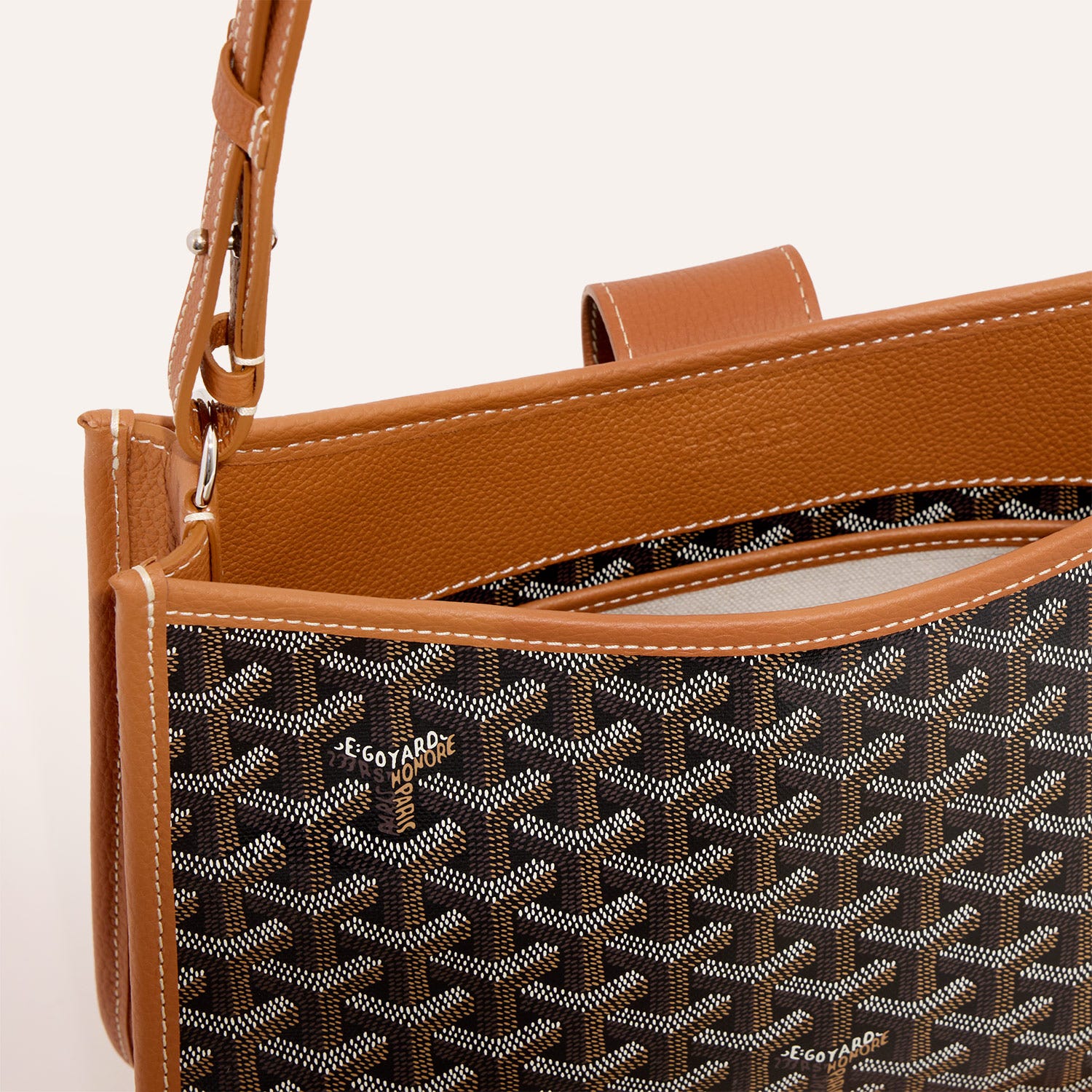 Musette bag