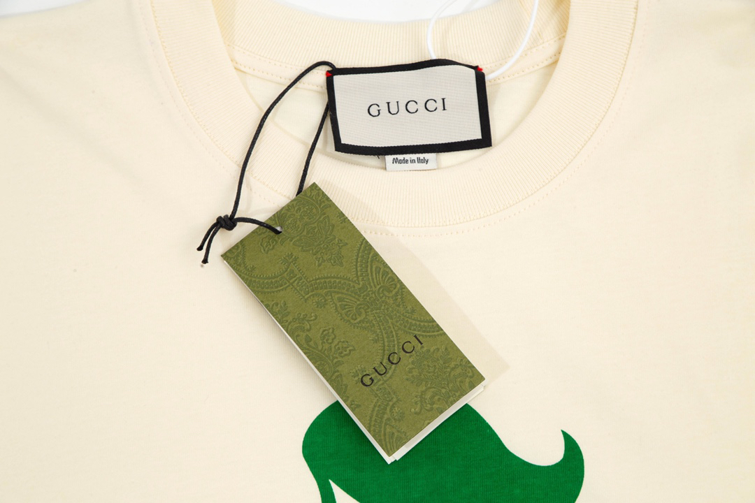 Gucci clothing-72