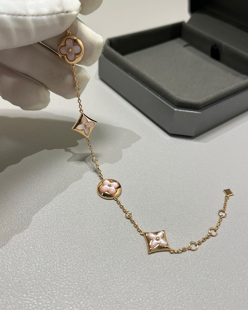 LV Bracelet-11