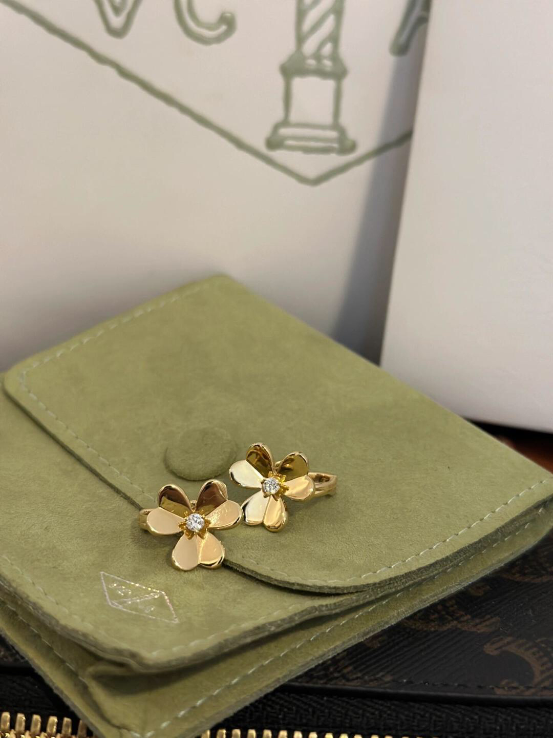 Van Cleef & Arpels earring-104