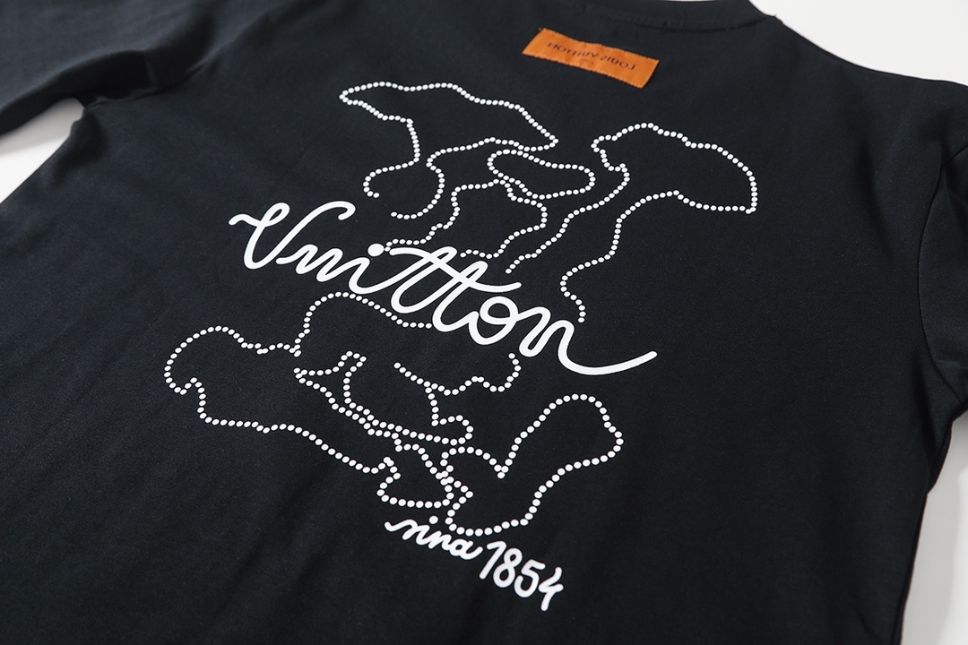 LV clothing-8