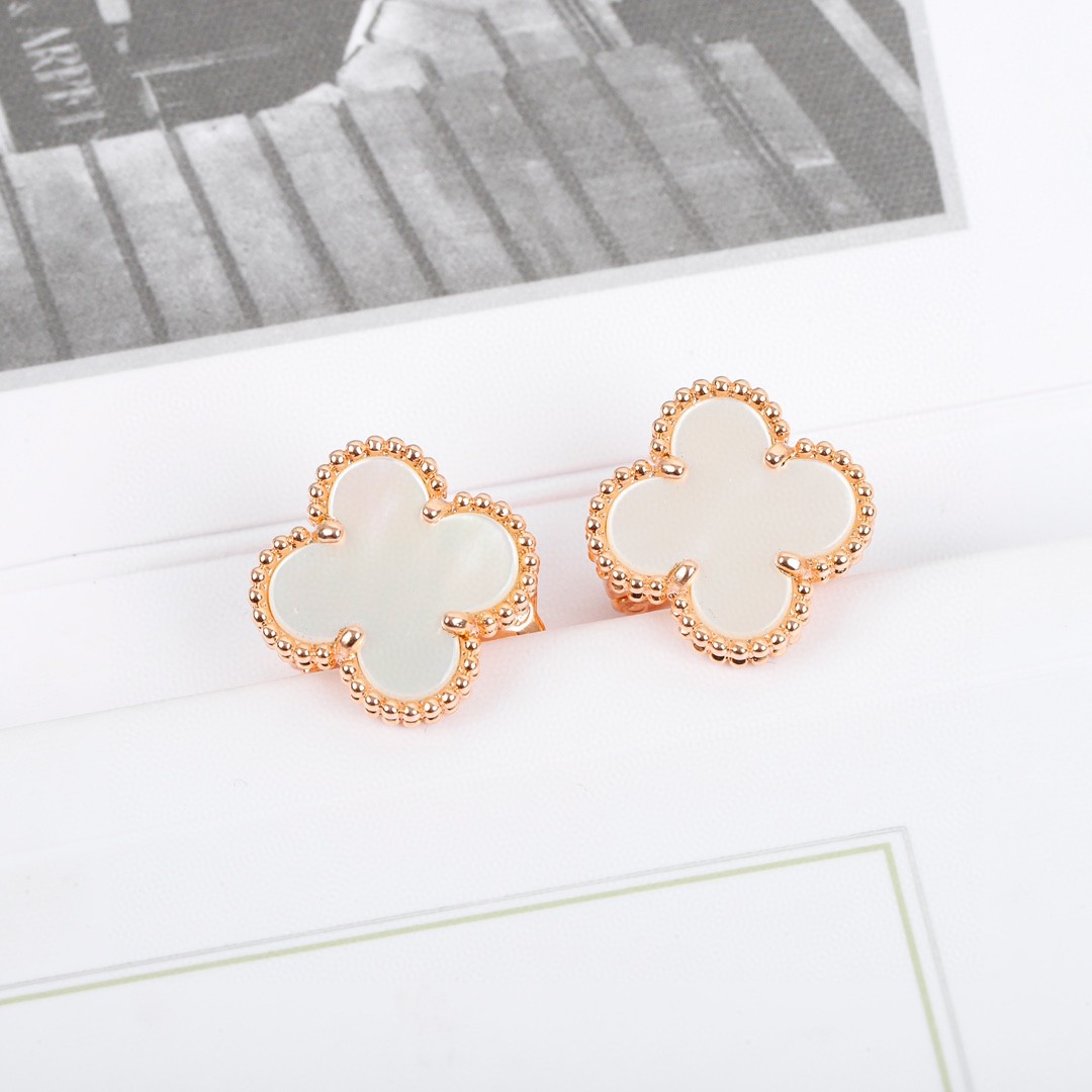 Van Cleef & Arpels earring-35