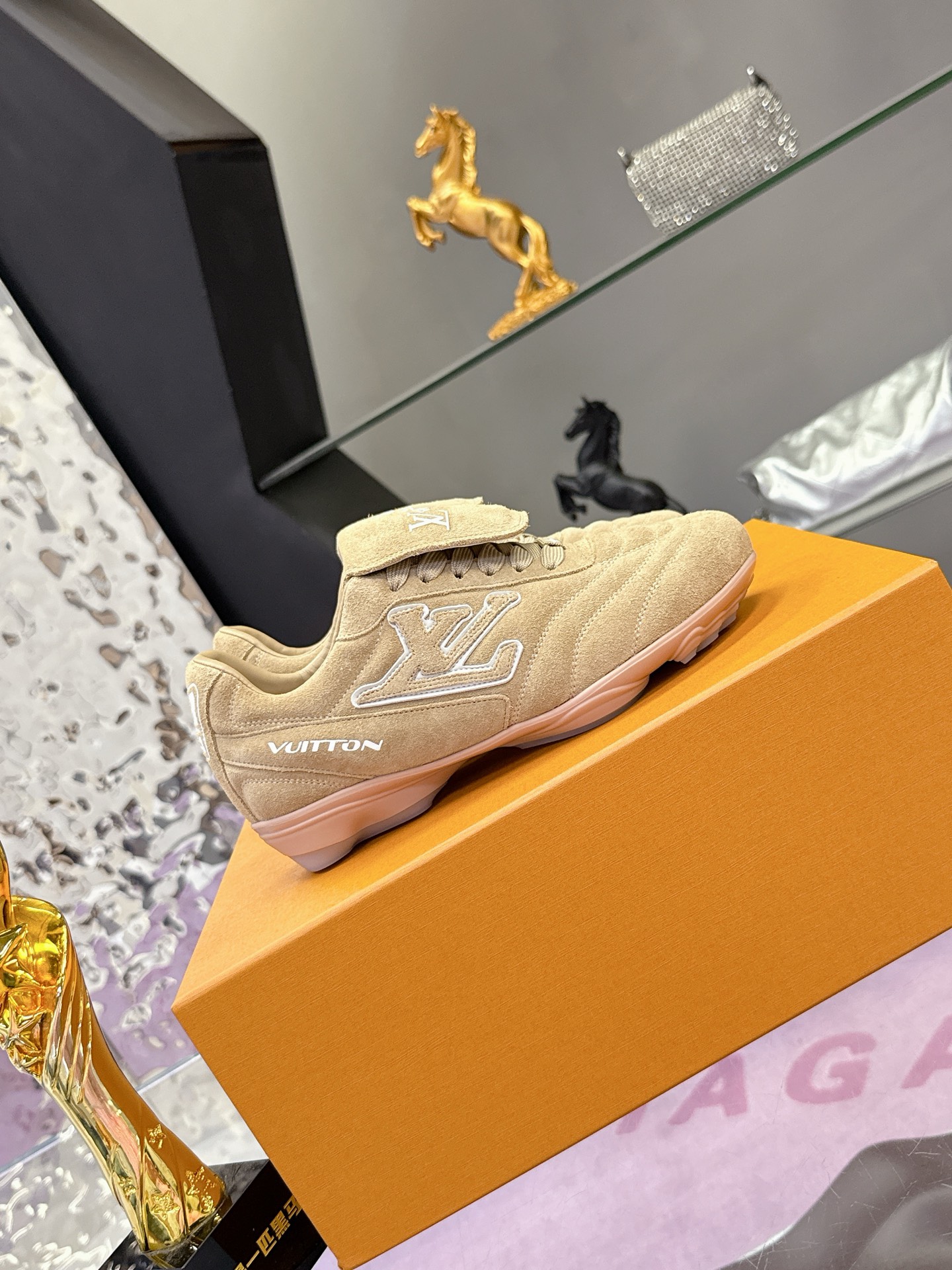 Lv Sneakers-109