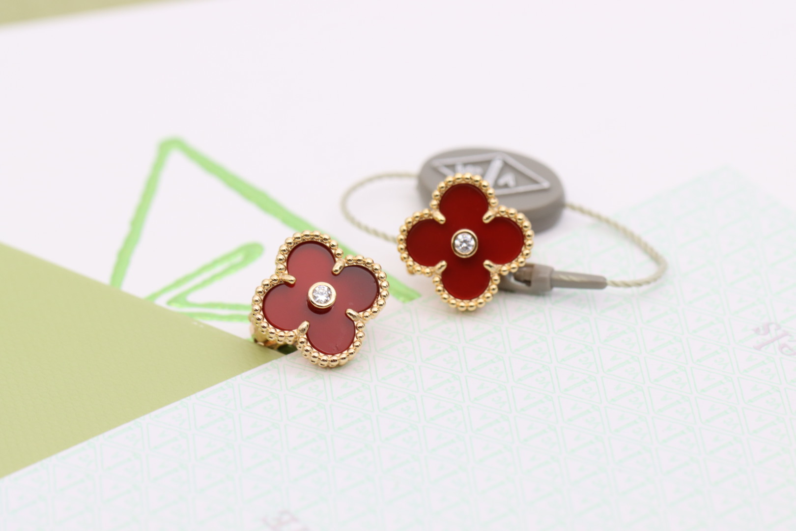 Van Cleef & Arpels earring-9