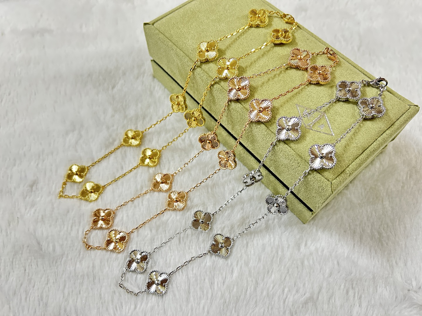 Van Cleef & Arpels necklace-129