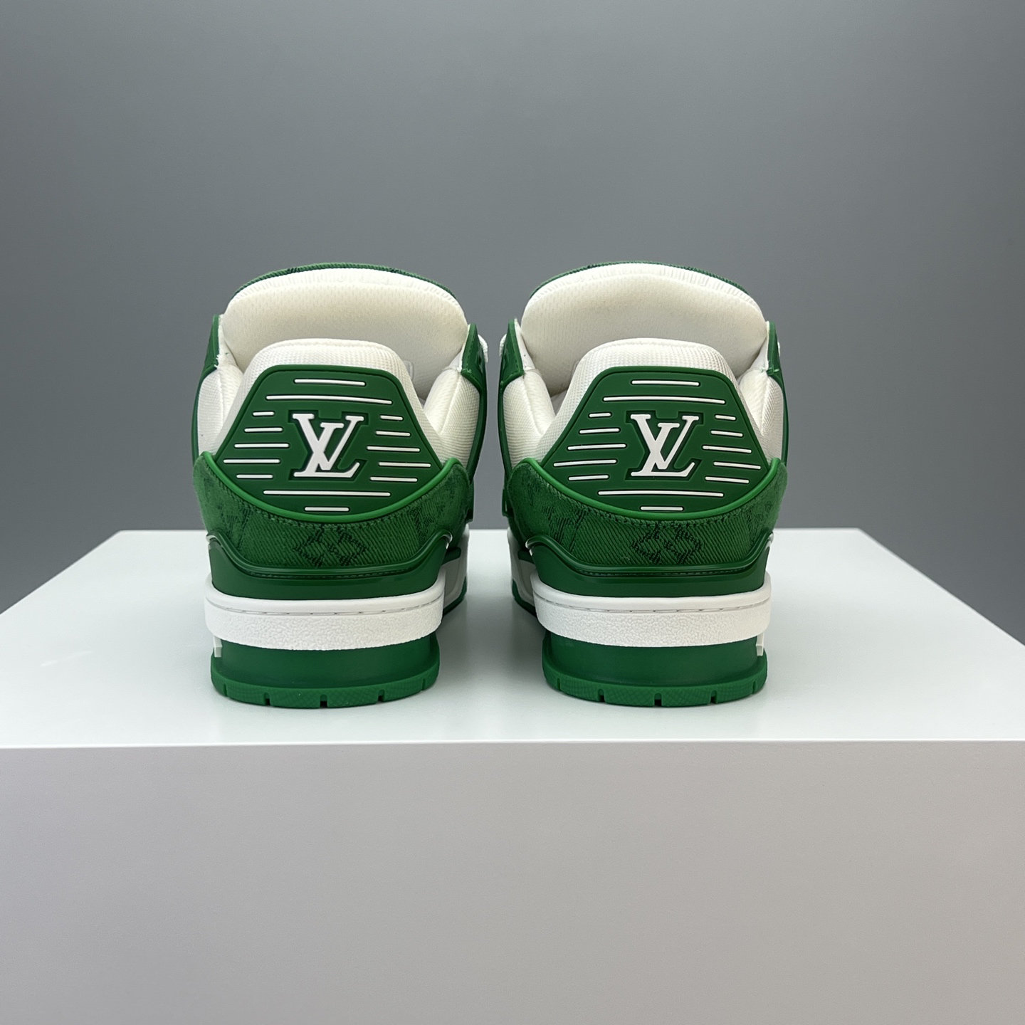 Lv Sneakers-134
