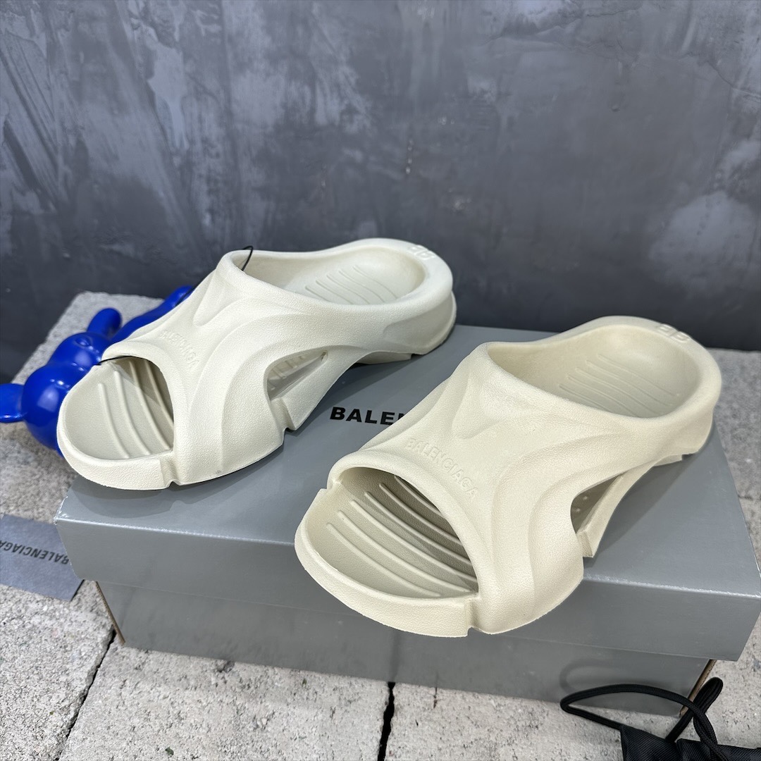 Balenciaga Summer footwear